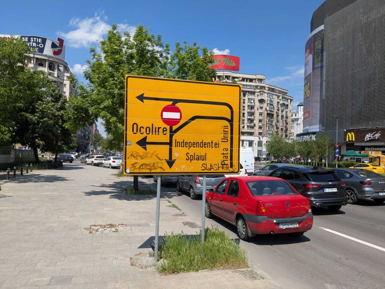 Circulația se redeschide pe o porțiune din Piața Unirii și se pregătește conectarea tramvaielor 32 și 21, anunță Daniel Băluță și Ciprian Ciucu pe șantierul Planșeul Unirii