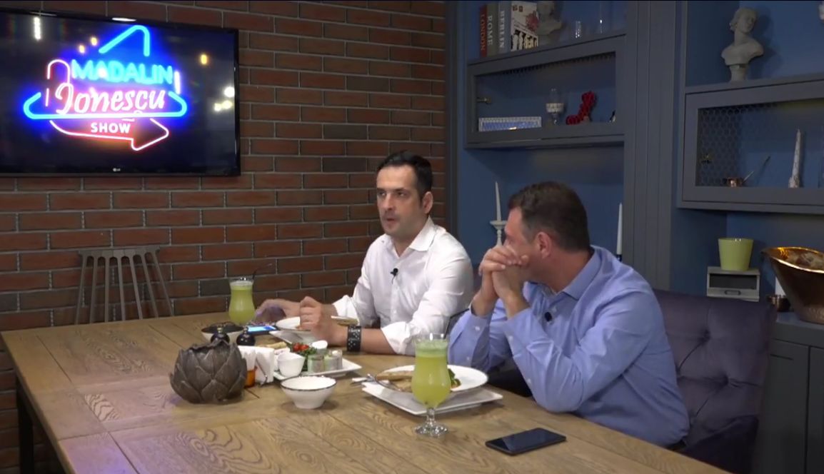 Mădălin Ionescu și-a lansat show pe Facebook. Primul invitat a fost chiar nașul său | FOTO