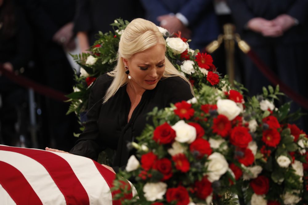 Funeralii naţionale pentru John McCain, în SUA. Mesajul acid al fiicei sale, la adresa lui Trump (FOTO)