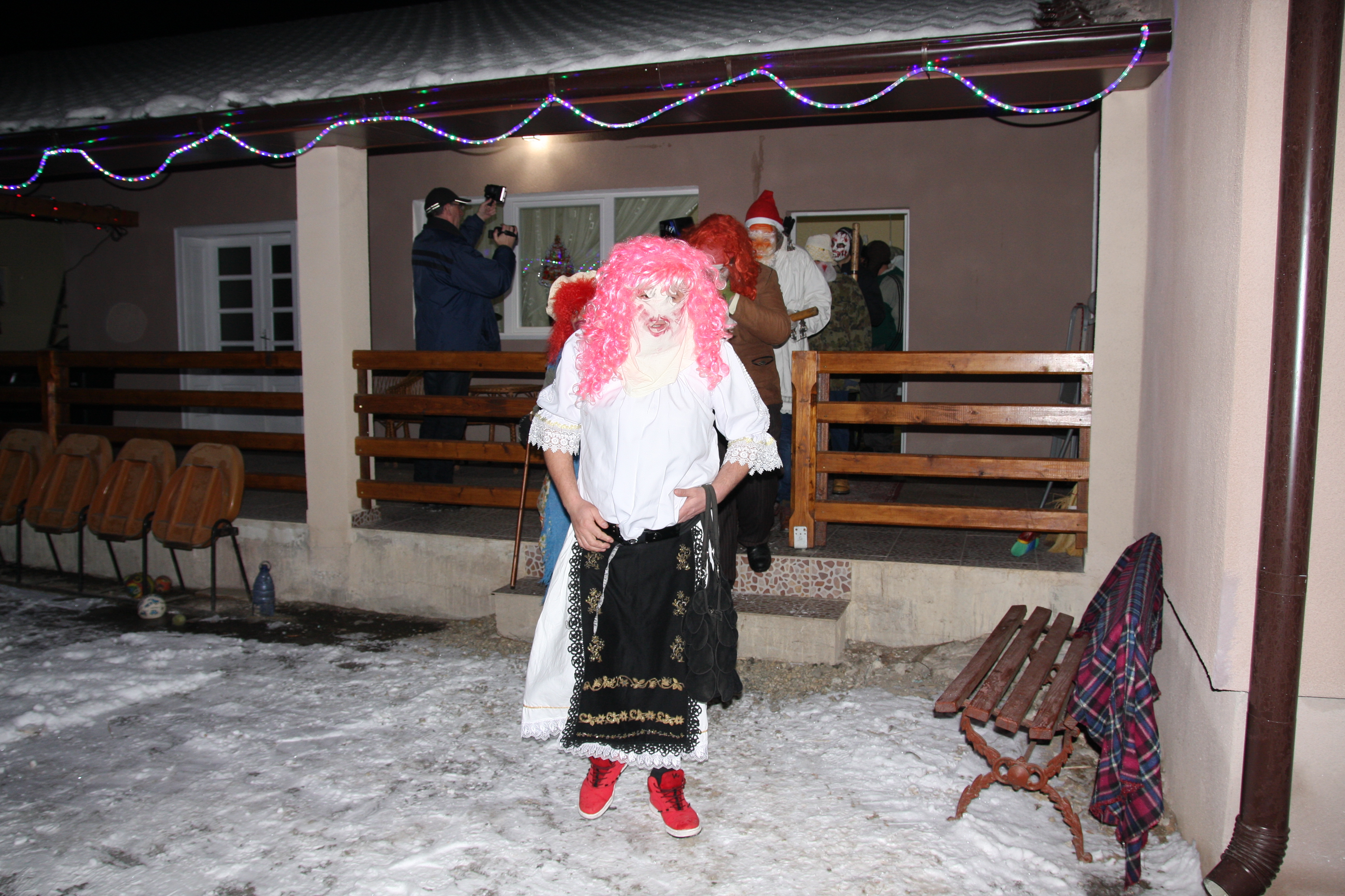 Hâzii din Chintelnic au încheiat colindatul de sărbători! GALERIE FOTO