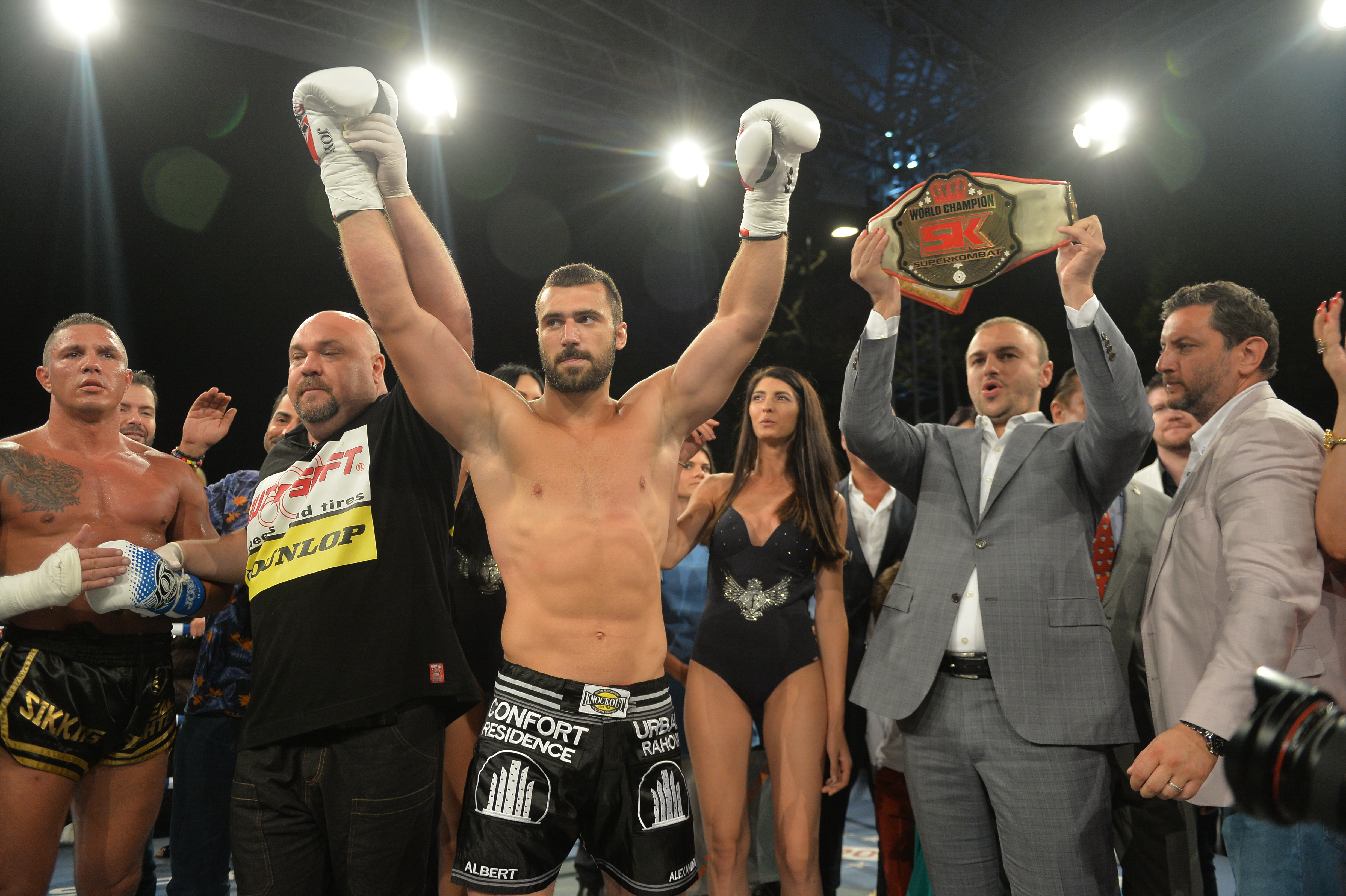 Andrei Stoica îşi păstrează centura de campion mondial / GALERIE FOTO&VIDEO