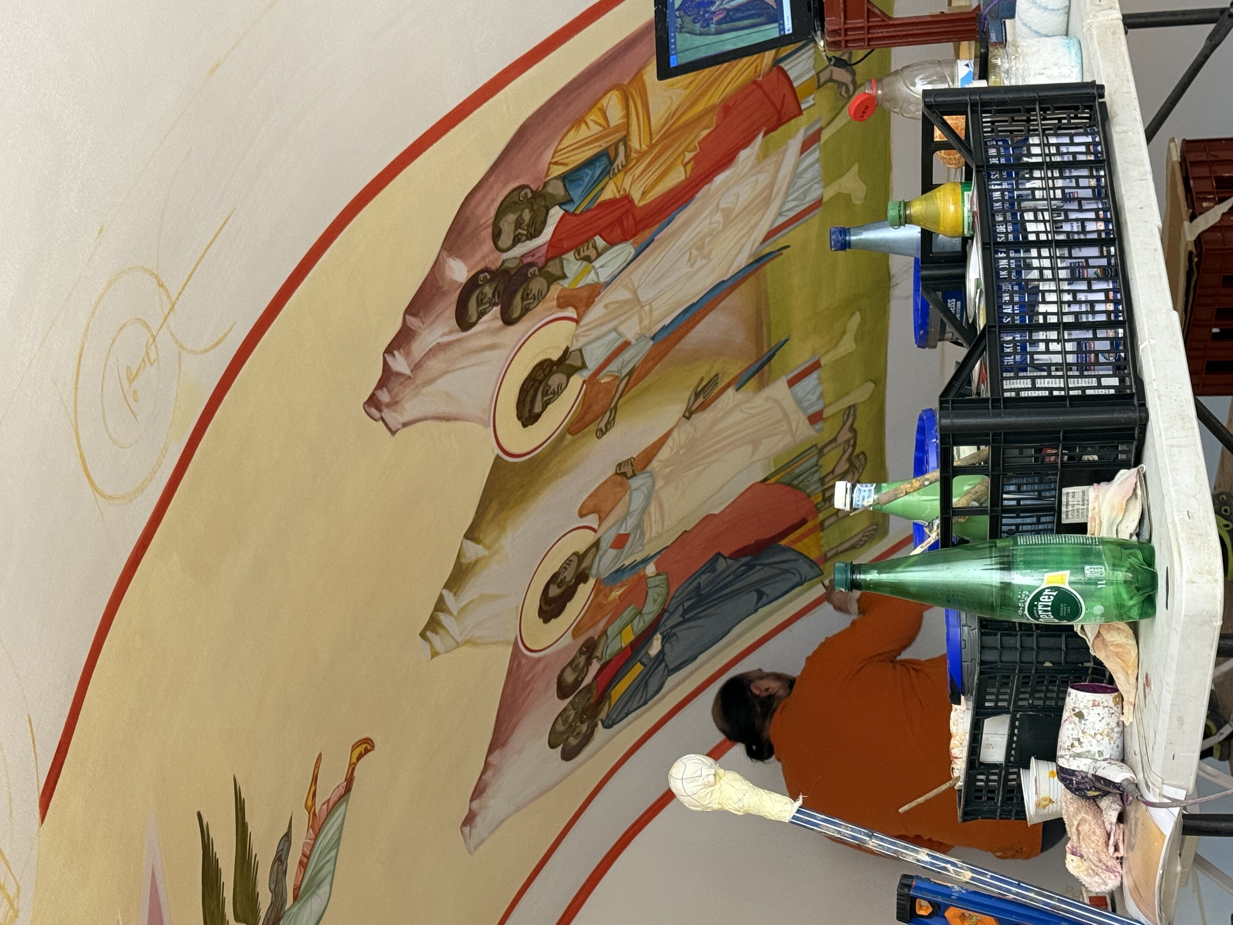 Cum au reușit sute de români din Franţa să cumpere și să renoveze o biserică catolică în comuna lui Van Gogh 