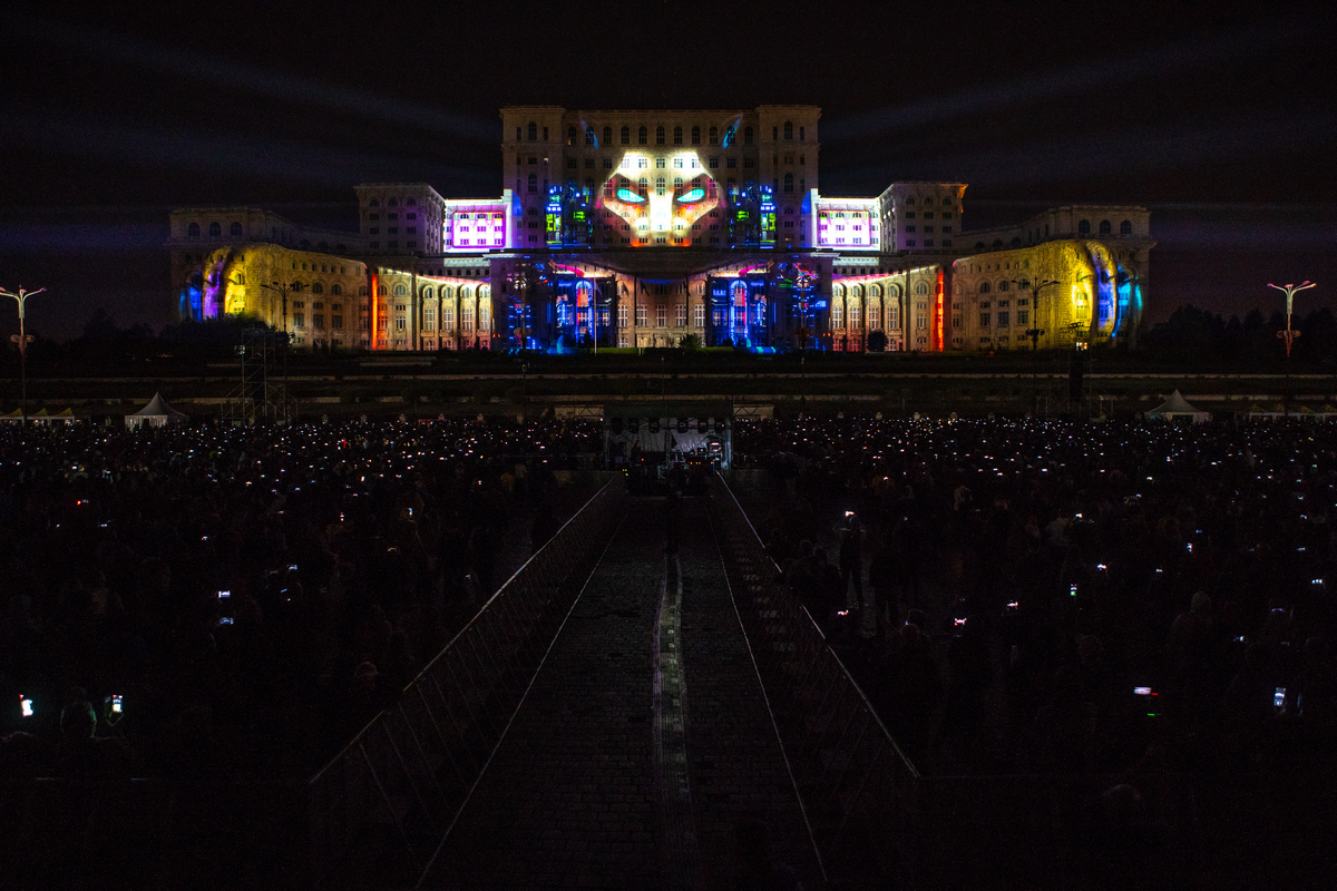 iMapp Bucharest 2021, evenimentul care luminează sâmbătă Palatul Parlamentului. Care e programul