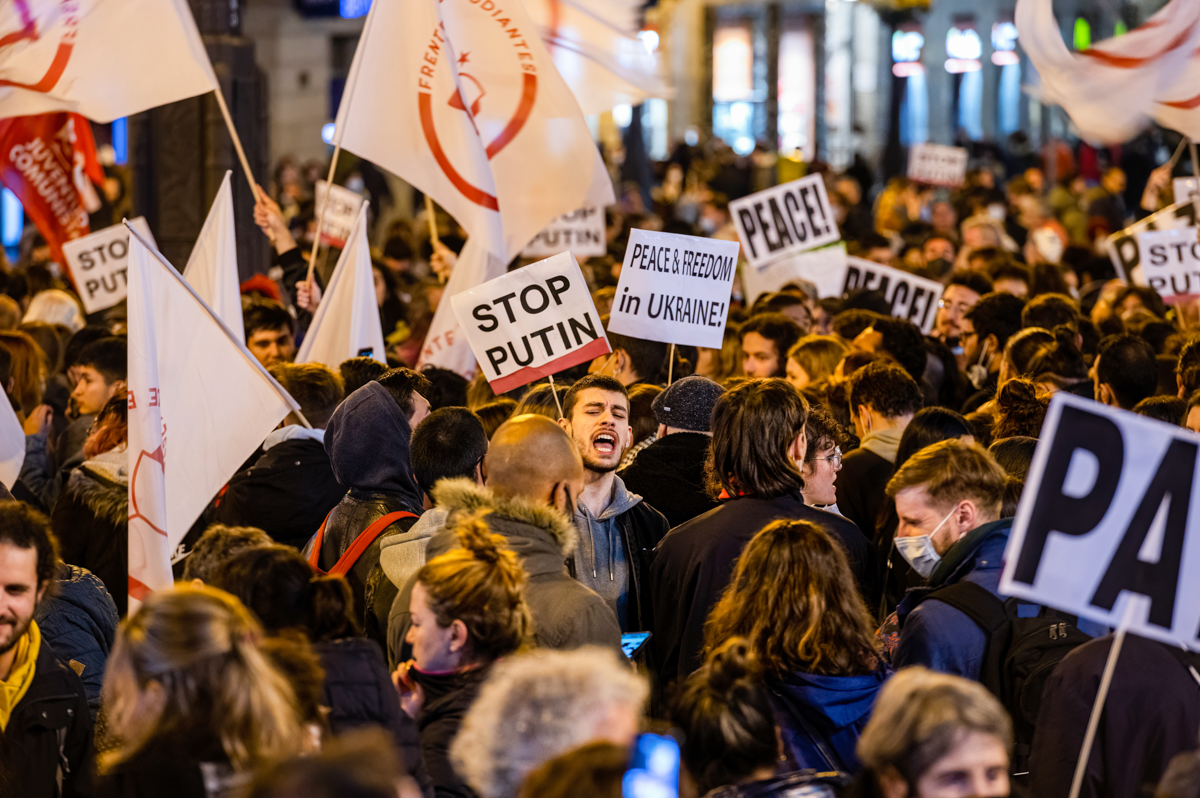 IMAGINI. Din București până în Sydney, mii de oameni protestează față de războiul din Ucraina: „Stop Putin!”
