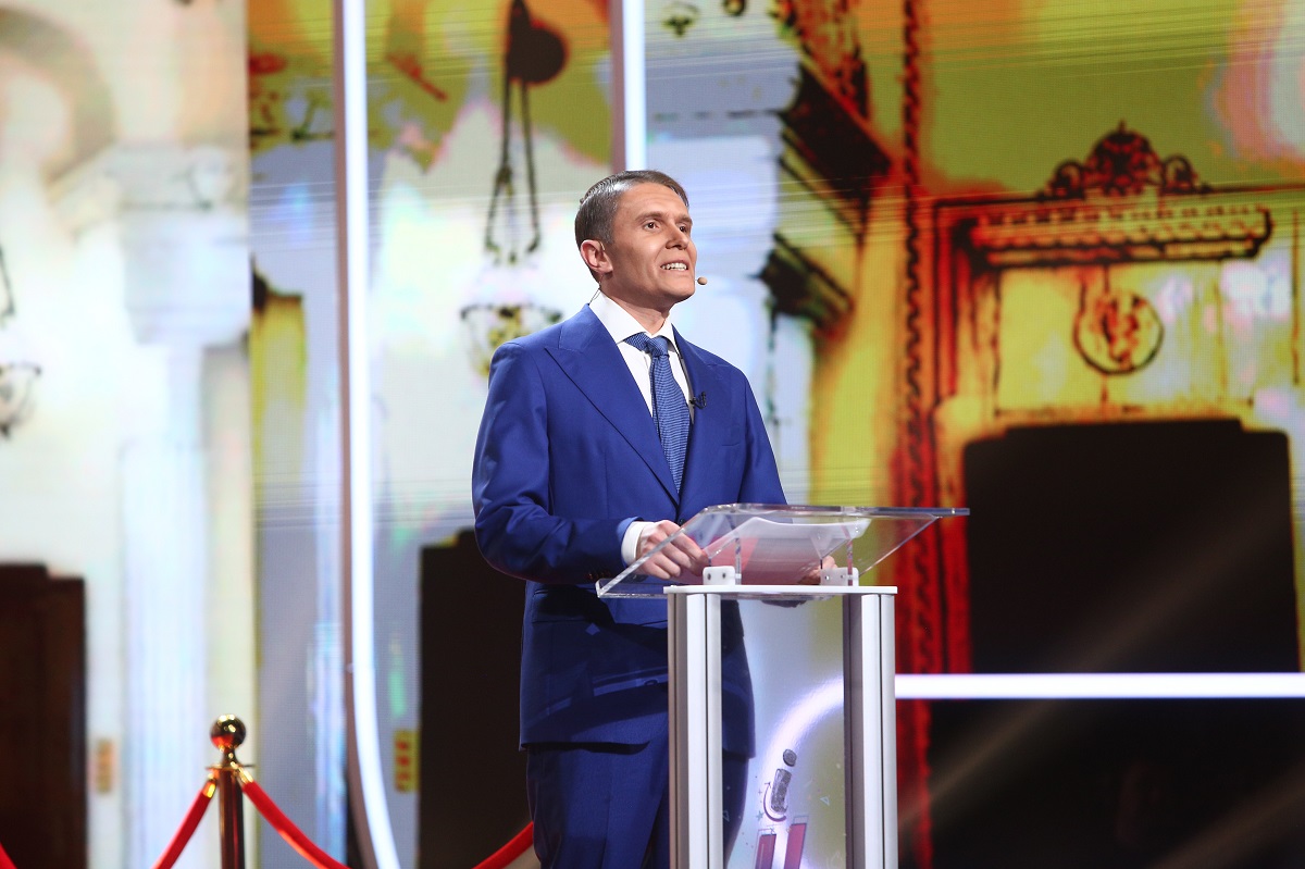 Cine este Patrik Cottet-Moine de la „iUmor”. Artistul francez revine în show-ul de la Antena 1