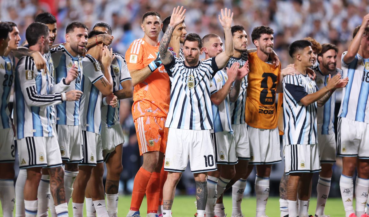 De ce este bine să urmărim meciurile de la Campionatul Mondial de fotbal alături de familie, potrivit psihologilor