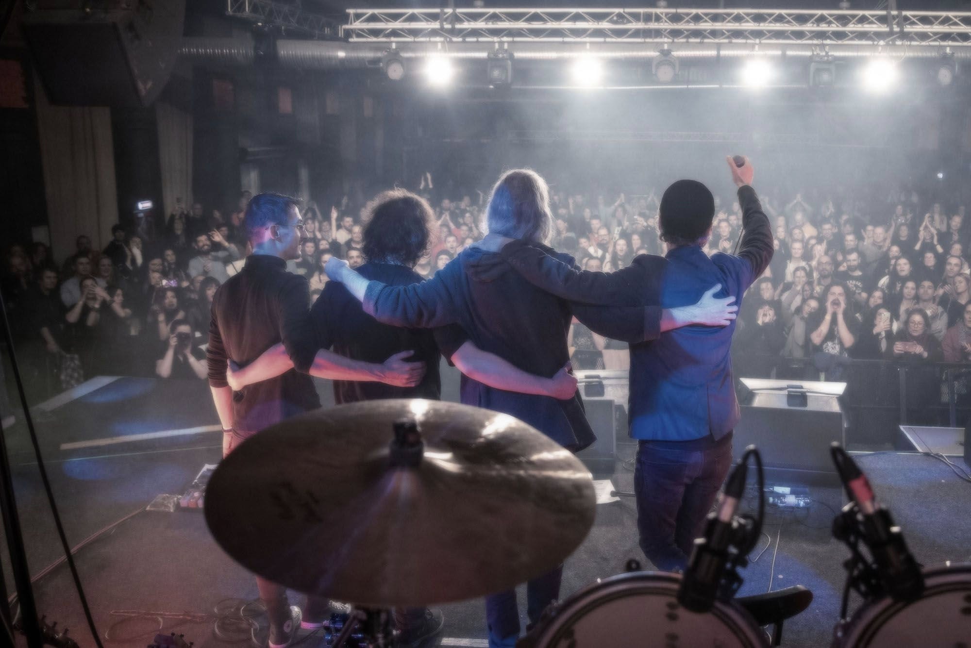 Concertul de 1 martie al unei trupe românești, anulat după ce cântăreții l-au susținut public pe Călin Georgescu: „Atâta prostie”