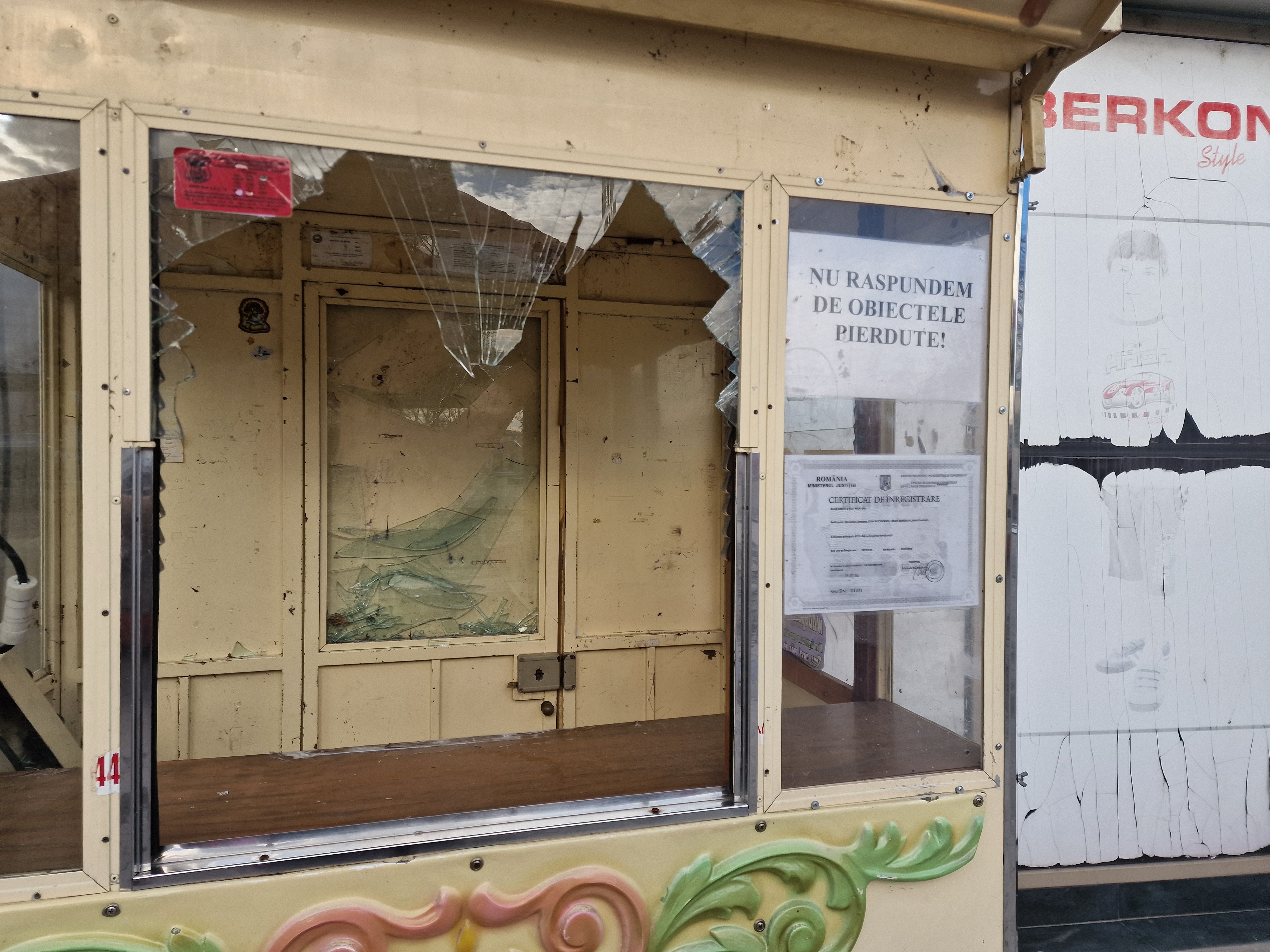 FOTOREPORTAJ Cum arată stațiunea Mamaia iarna: marea liniștii și plaja pescărușilor