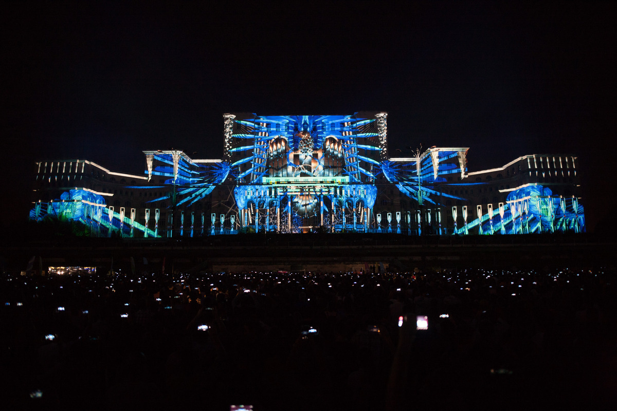 iMapp Bucharest 2021, evenimentul care luminează sâmbătă Palatul Parlamentului. Care e programul