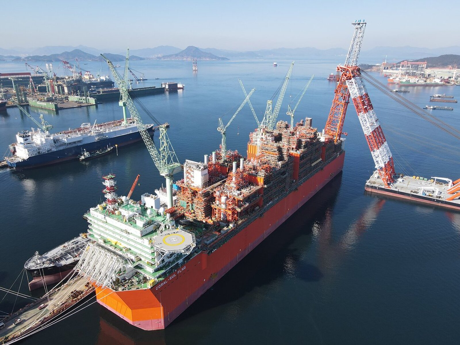 World’s 5th largest shipbuilder seals $637 million deal for offshore LNG plant in Africa
