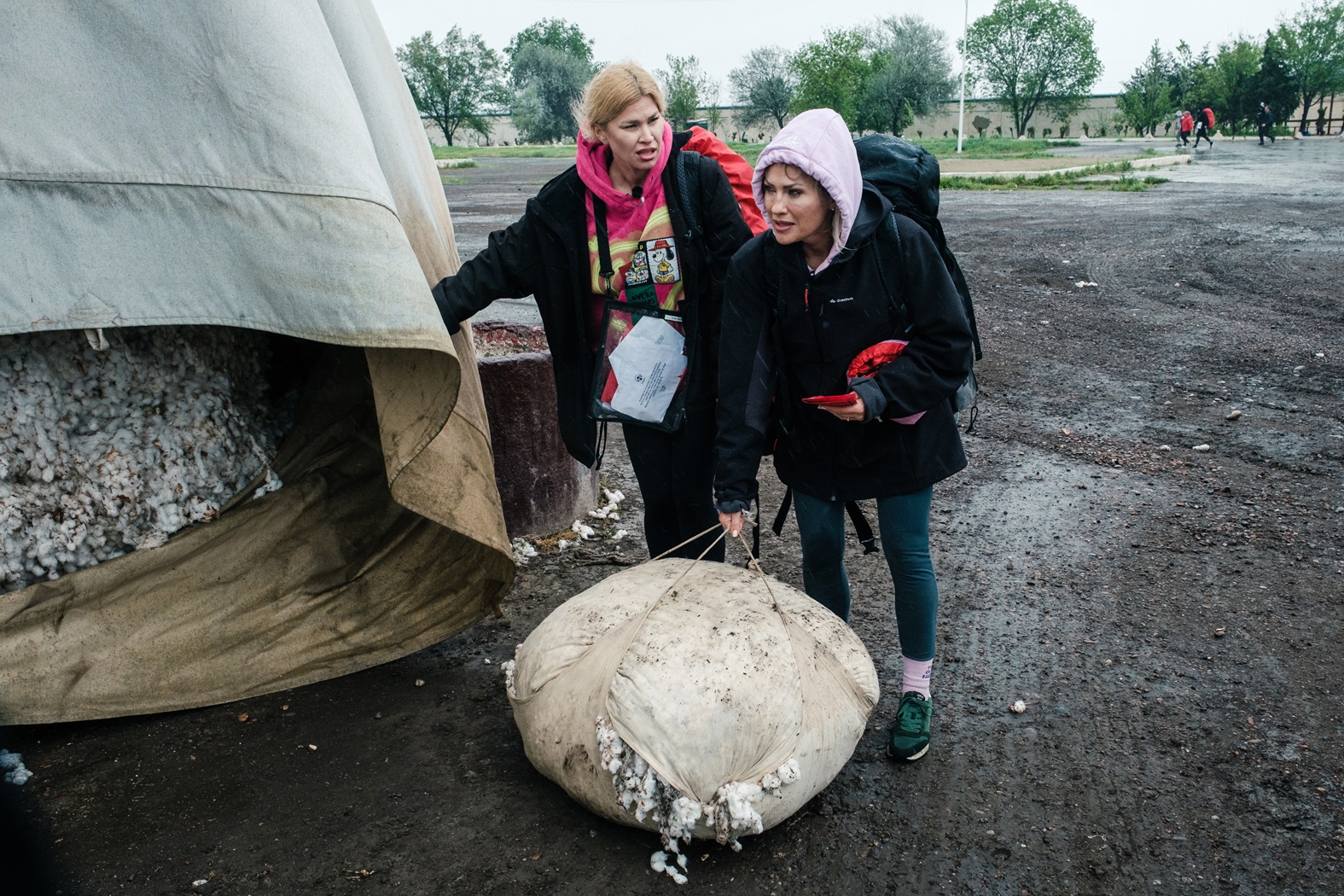 Lupta pentru marea imunitate la Asia Express – Drumul Mătăsii se dă pe frig și ploaie, în ultima etapă din Uzbekistan
