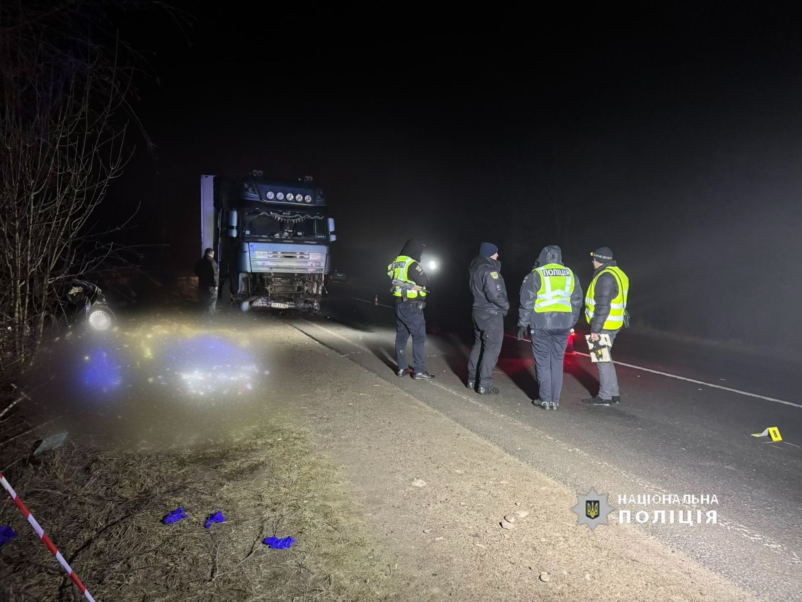 Momente de groază pentru un șofer de TIR din Moldova, cinci tineri au murit într-un BMW care a intrat direct în el, pe o șosea din Ucraina
