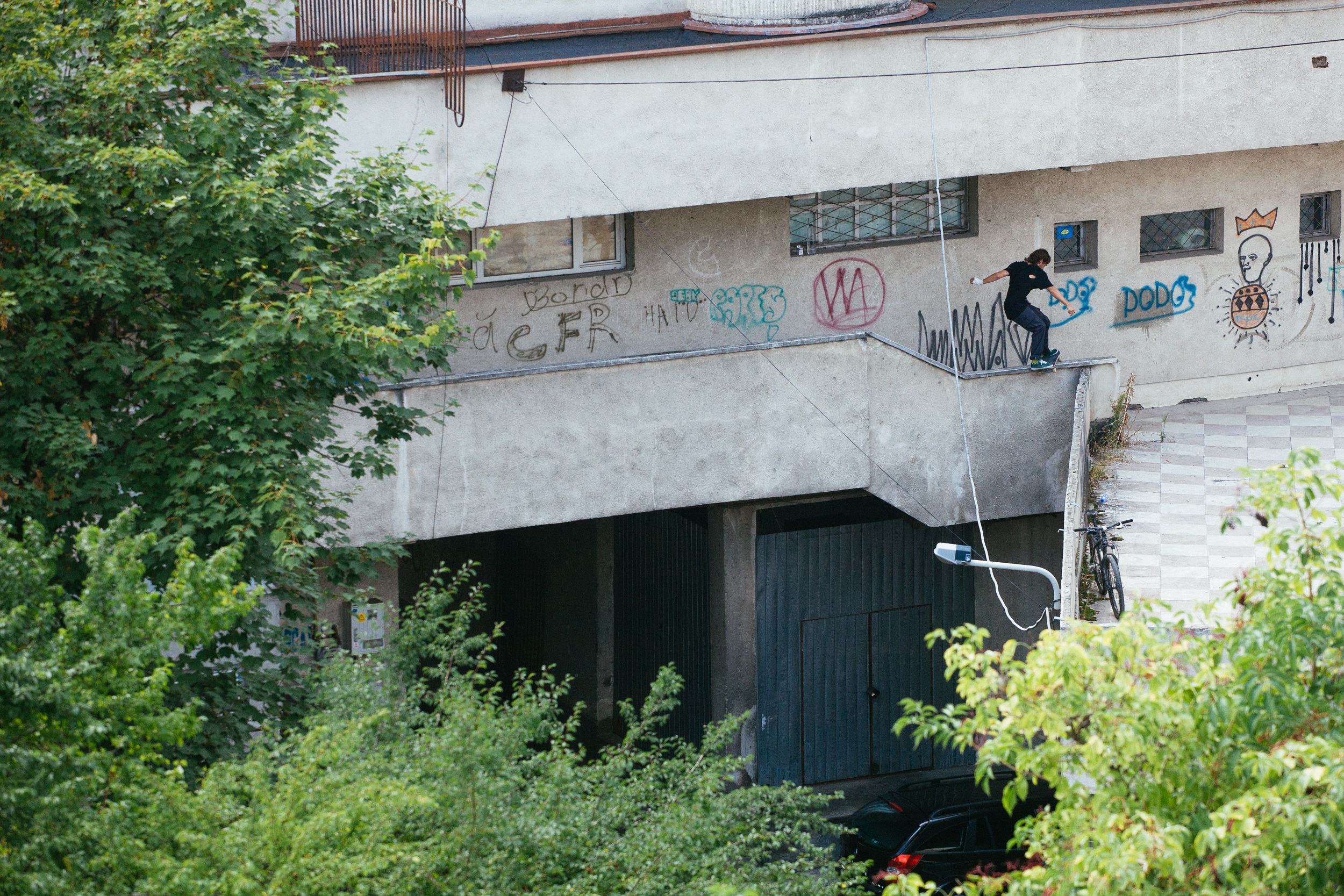 Cu skate-ul după Dracula. Mihnea Groseanu a avut invitați de seamă în Transilvania / FOTO&VIDEO