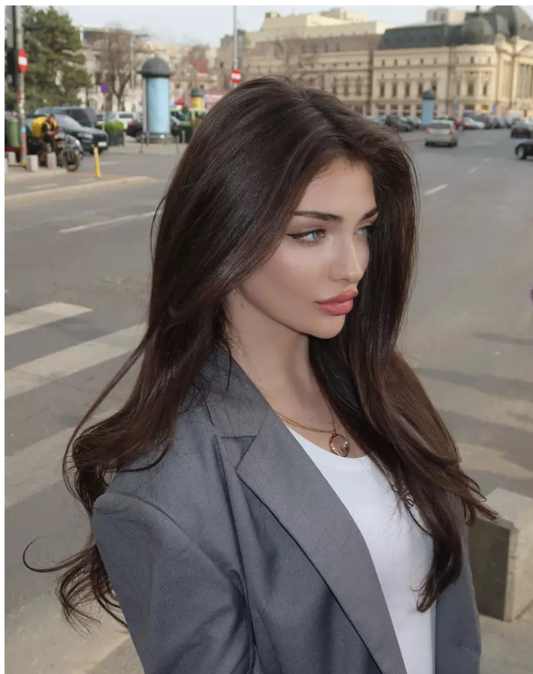 Cine este iubitul Andreei Bostănică. Au apărut primele imagini cu milionarul care o răsfață pe „regina TikTokului”