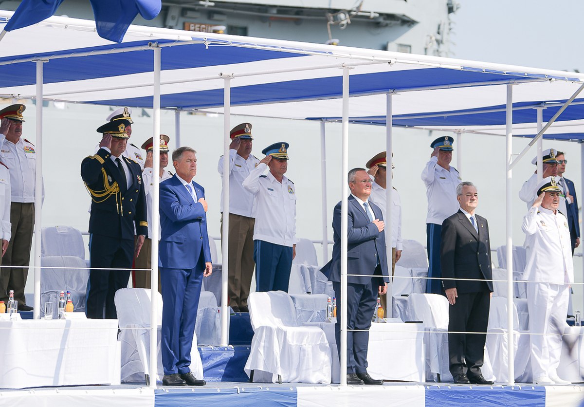 Ziua Marinei, în Portul Militar Constanţa. Klaus Iohannis a participat la manifestări, Marcel Ciolacu și Kelemen Hunor au lipsit