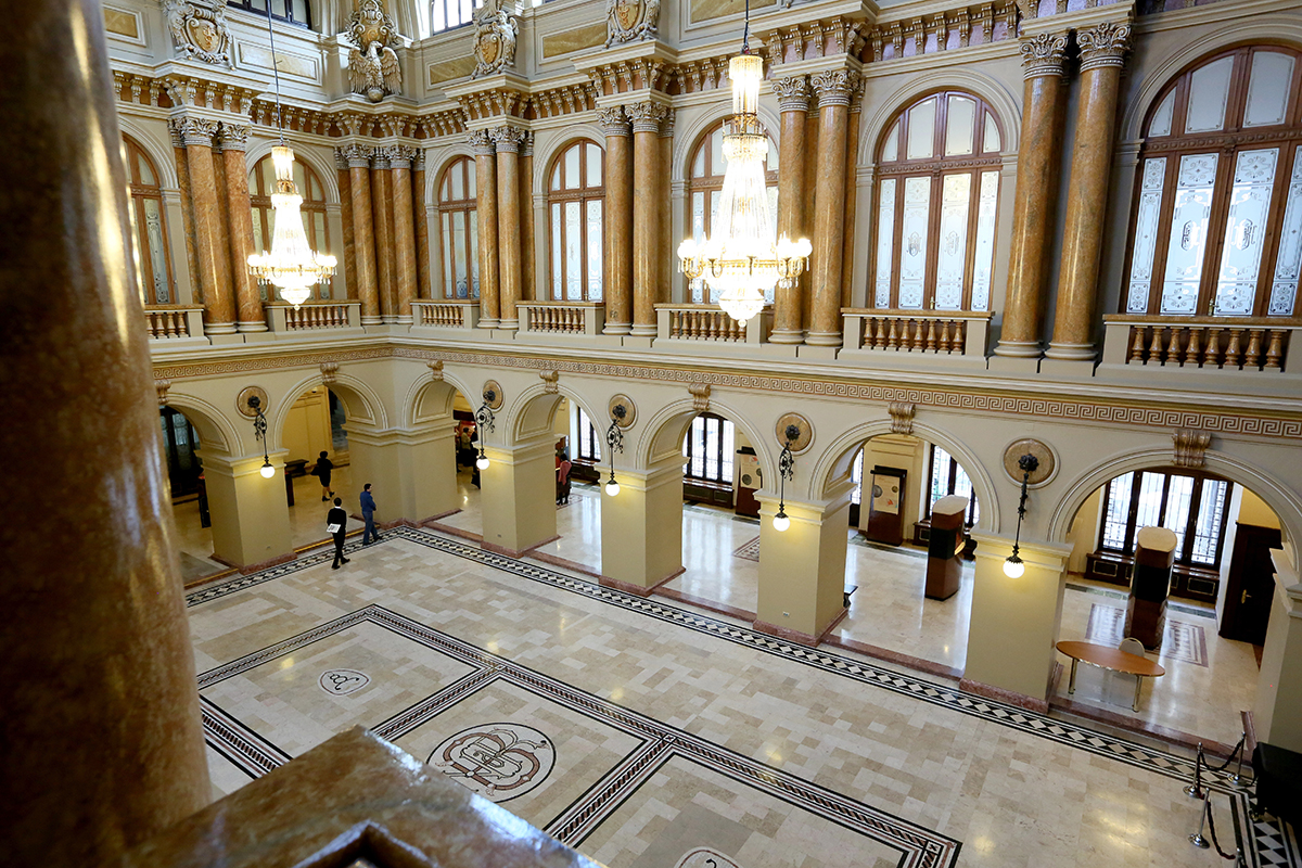 Povești din București | Palatul vecin cu cluburile de noapte. În Muzeul BNR se ascunde la vedere o frântură de istorie