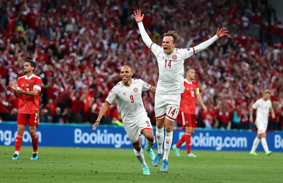 Danemarca s-a calificat în optimile Euro 2020, după o victorie clară în fața Rusiei. Cu inima pentru Eriksen