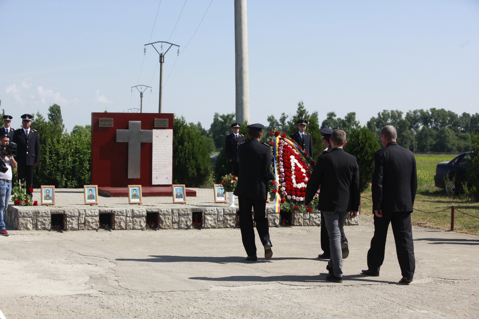 FOTOREPORTAJ: 14 ani de la tragedia din Mihăilești: "Sunt ani de durere, de lacrimi, de neputință și de boală"