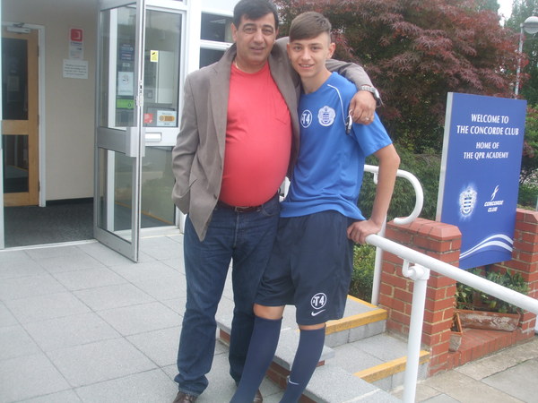 Încă un român în Anglia! Va fi coleg cu Vlad Chiricheş la Tottenham