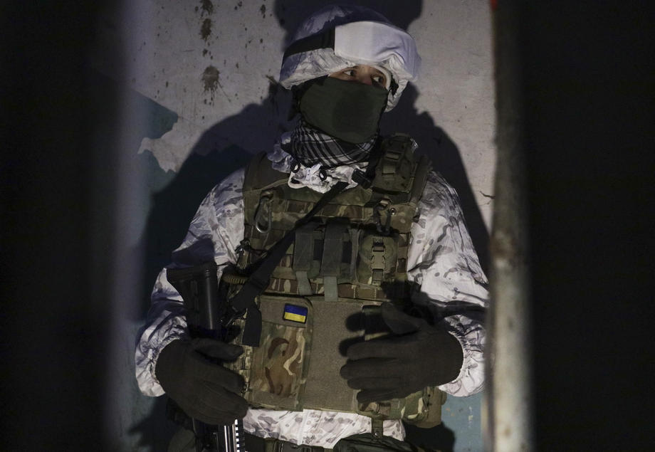 FOTO. Orașul ucrainean care stă în calea victoriei rușilor se mută sub pământ. „Urci doar câteva minute şi ei încep să bombardeze”