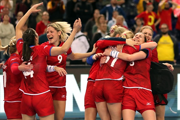 FOTO&VIDEO / Ele sunt cehoaicele care ne-au eliminat de la Campionatul Mondial de handbal feminin 2017! O tatuată nebună care lucrează ca DTP-ist și sexy-sora unui hocheist ne-au trimis acasă