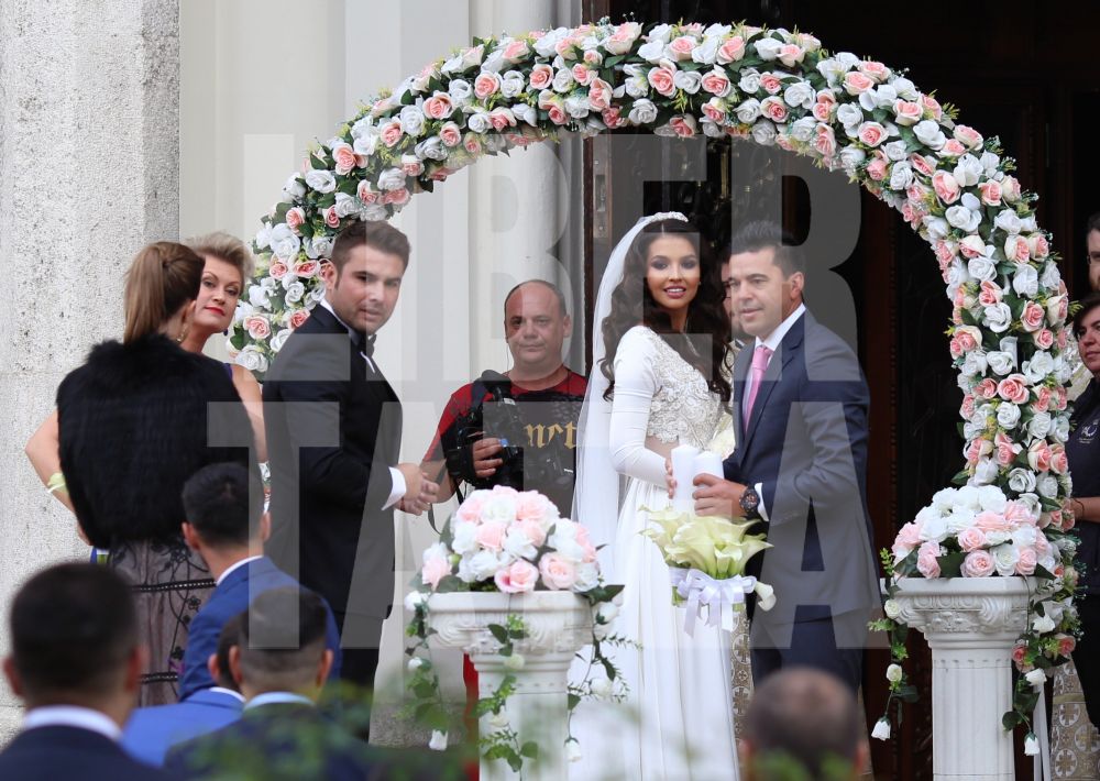 FOTO EXCLUSIV | Primele imagini de la nunta lui Adrian Mutu cu Sandra. Cum au arătat ginerele și mireasa