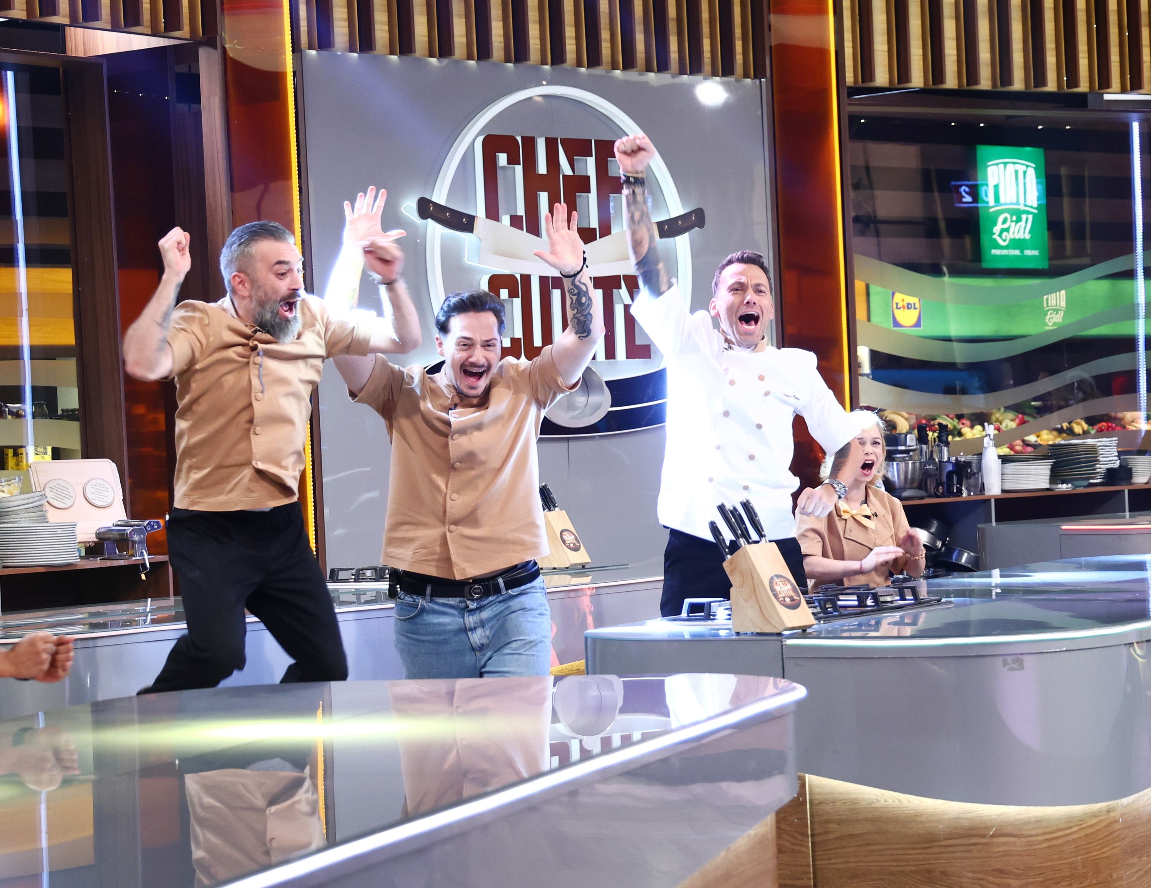 Schimbări neașteptate la „Chefi la cuțite” 2026. Cine a părăsit competiția de la Antena 1