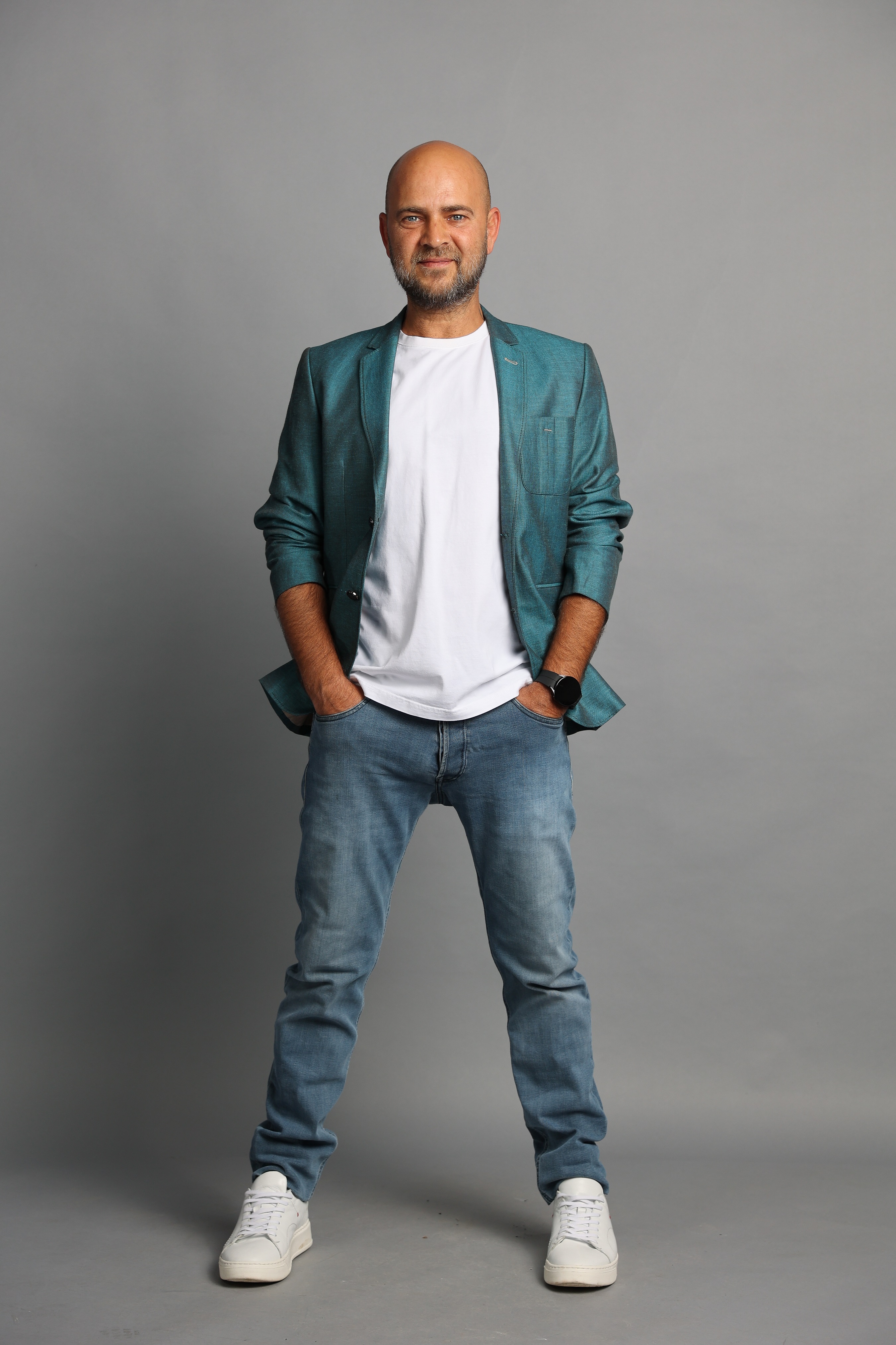Cosmin Seleși a ajuns de urgență la spital: „Medicii sunt încă rezervați”. PRO TV a oprit filmările emisiunii „Batem palma”