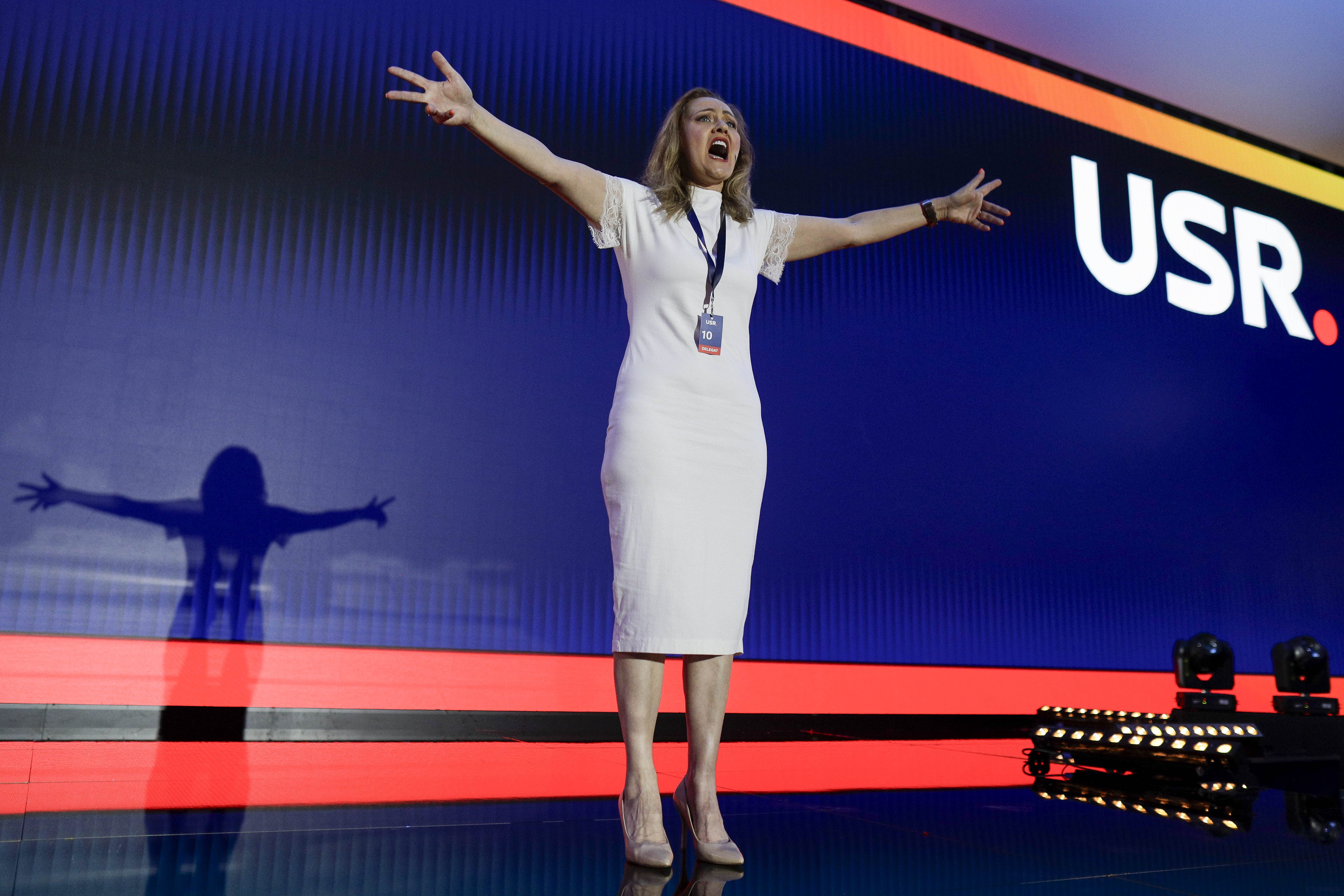 Elena Lasconi e oficial candidata USR la președinția României: apel către partidele de dreapta și Nicolae Ciucă pentru susținere împotriva PSD