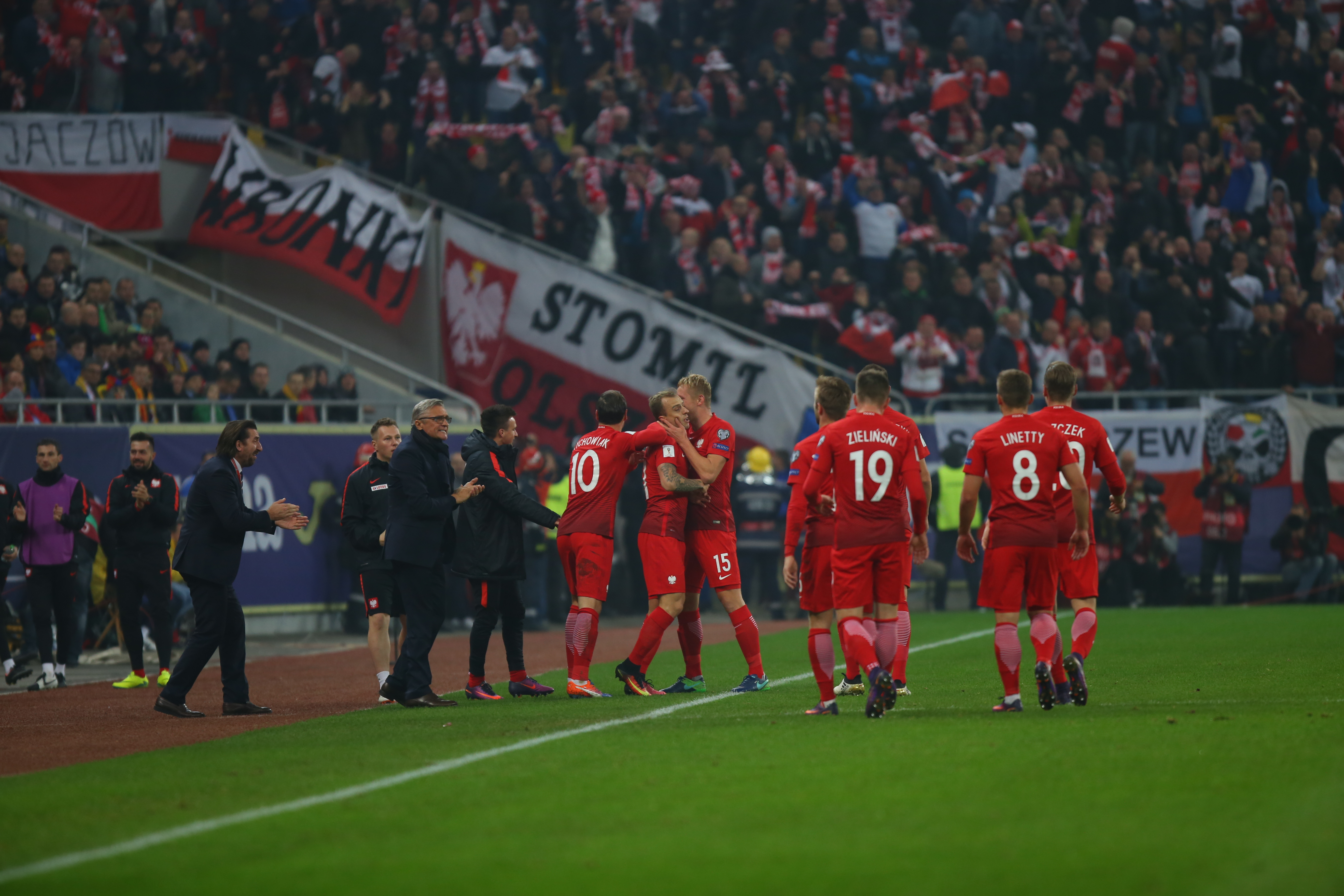 România - Polonia 0-3! Asta DA UMilință! Grosicki și Lewandowski, dublă, ne-au executat! Noi - leșinați, ei - eLEWAți! Petarde în tribune și pe teren | LIVE BLOG