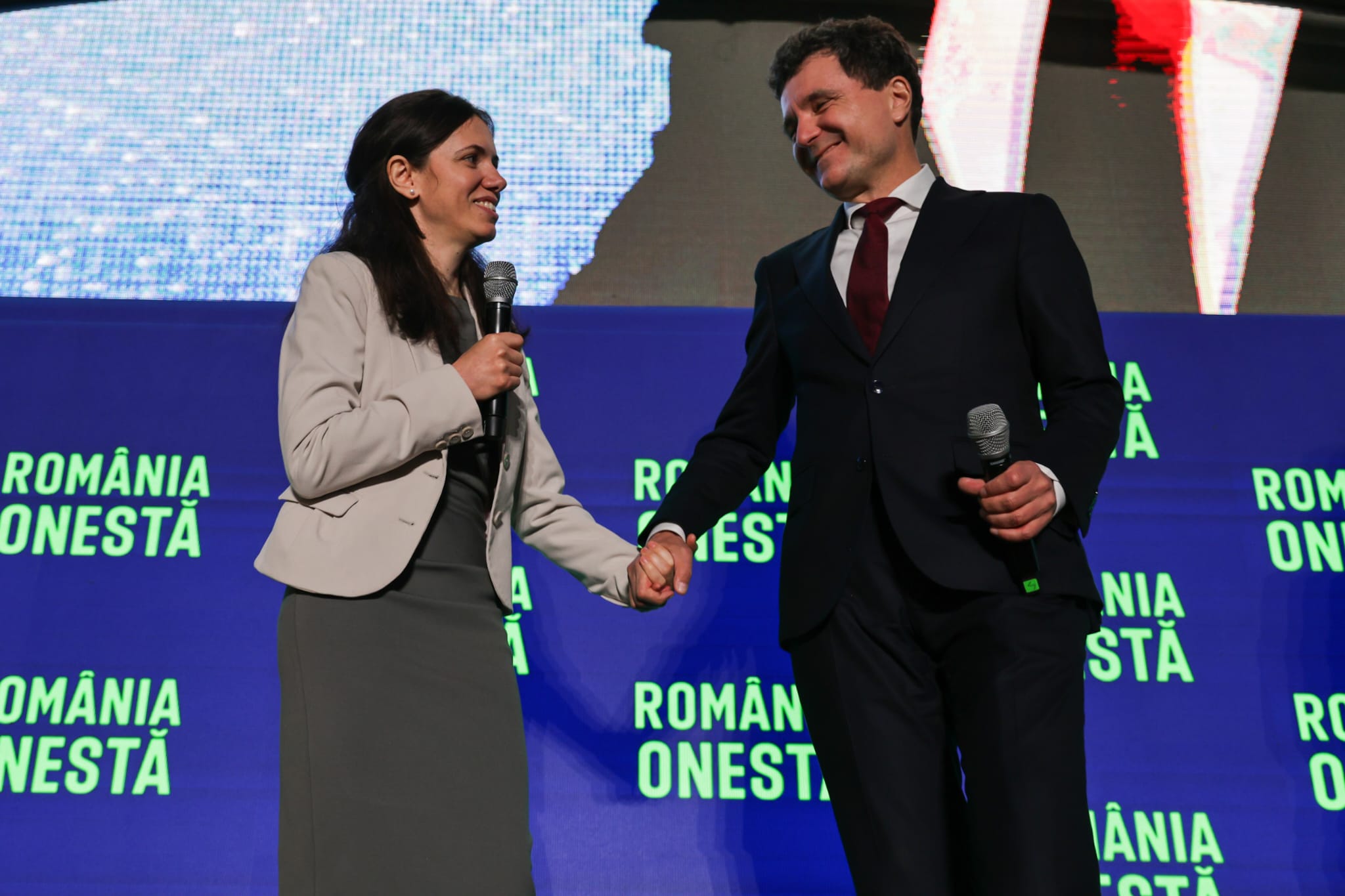 „Copiii dumneavoastră sunt botezați?”. Răspunsul oferit de partenera lui Nicușor Dan, Mirabela Grădinaru, la această întrebare