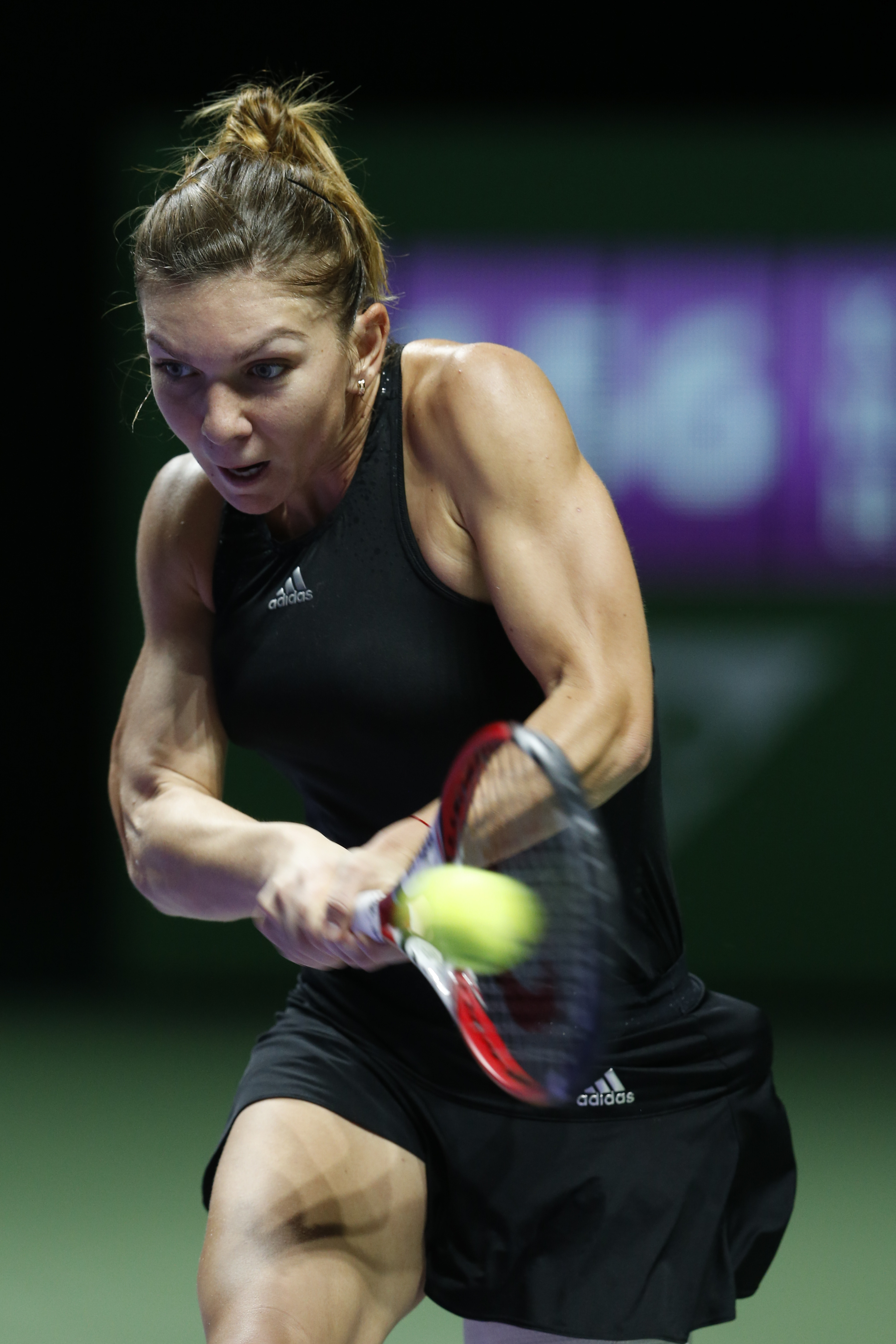 Simona Halep, schimbare INCREDIBILĂ! Cu SÂNII la vedere!