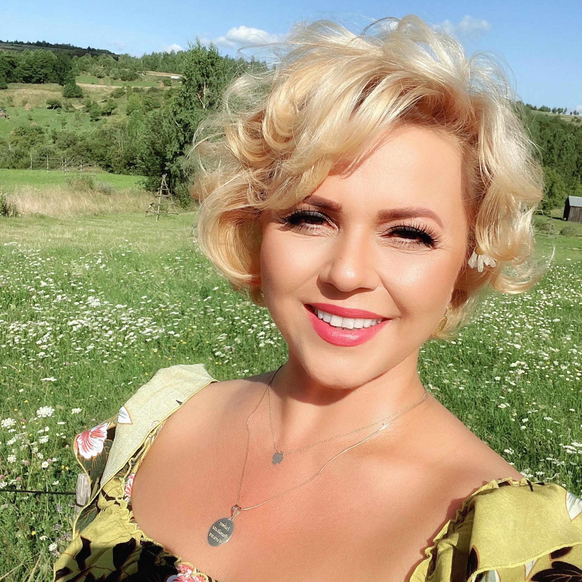 Cornelia Rednic, în rolul de prezentatoare TV. Ce emisiune prezintă și la ce post: „Acum s-a ivit ocazia”