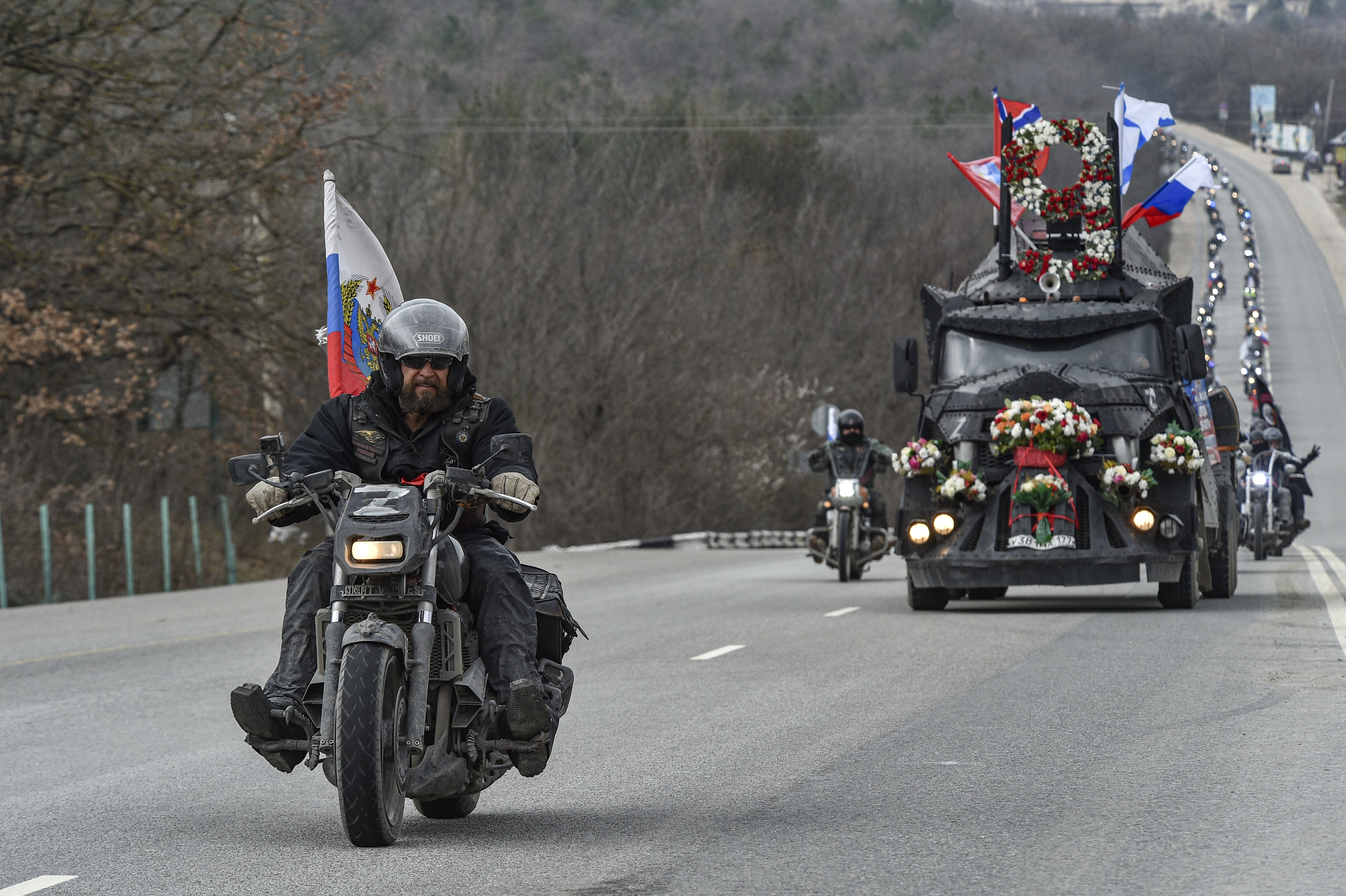 „Lupii nopții”, motocicliștii ultranaționaliști prieteni cu Vladimir Putin, au plecat într-un „raliu patriotic” de la Moscova spre Berlin
