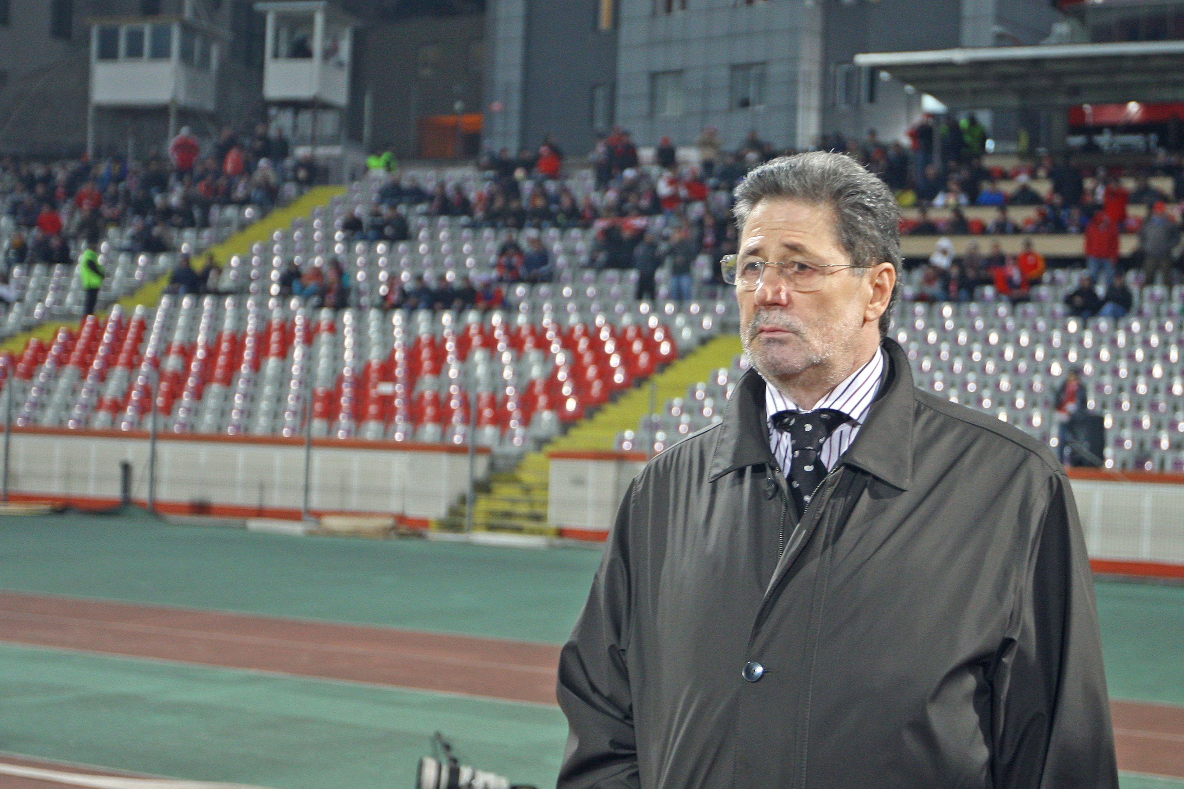 Cornel Dinu pierde meciul cu depresia! Dinamovistul ia 16 pastile pe zi!
