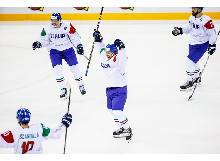 Marea Britanie și Italia au promovat în Grupa Mondială a Campionatului Mondial de hochei pe gheață. Calificare dramatică. Britanicii revin în elită după 24 de ani | FOTO&VIDEO