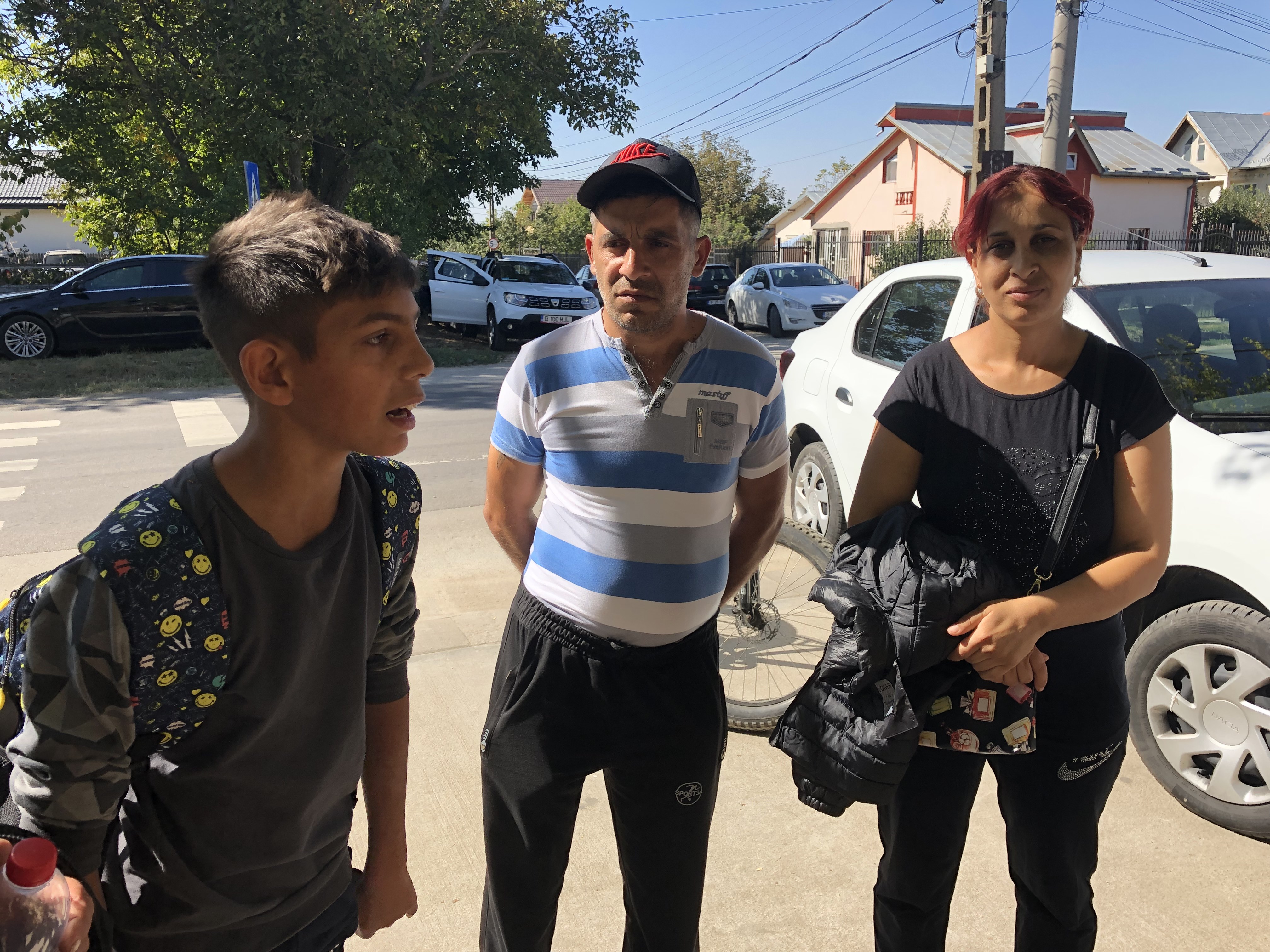„Polițistul și primarul zic că suntem jegoși. Dar suntem amărâți, nu jegoși”. Cazul elevei coborâte din autobuz: discriminare sau corectitudine politică?