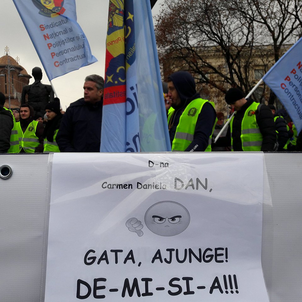 FOTO & VIDEO | Protest al sindicaliștilor din poliție și penitenciare. Reacția MAI