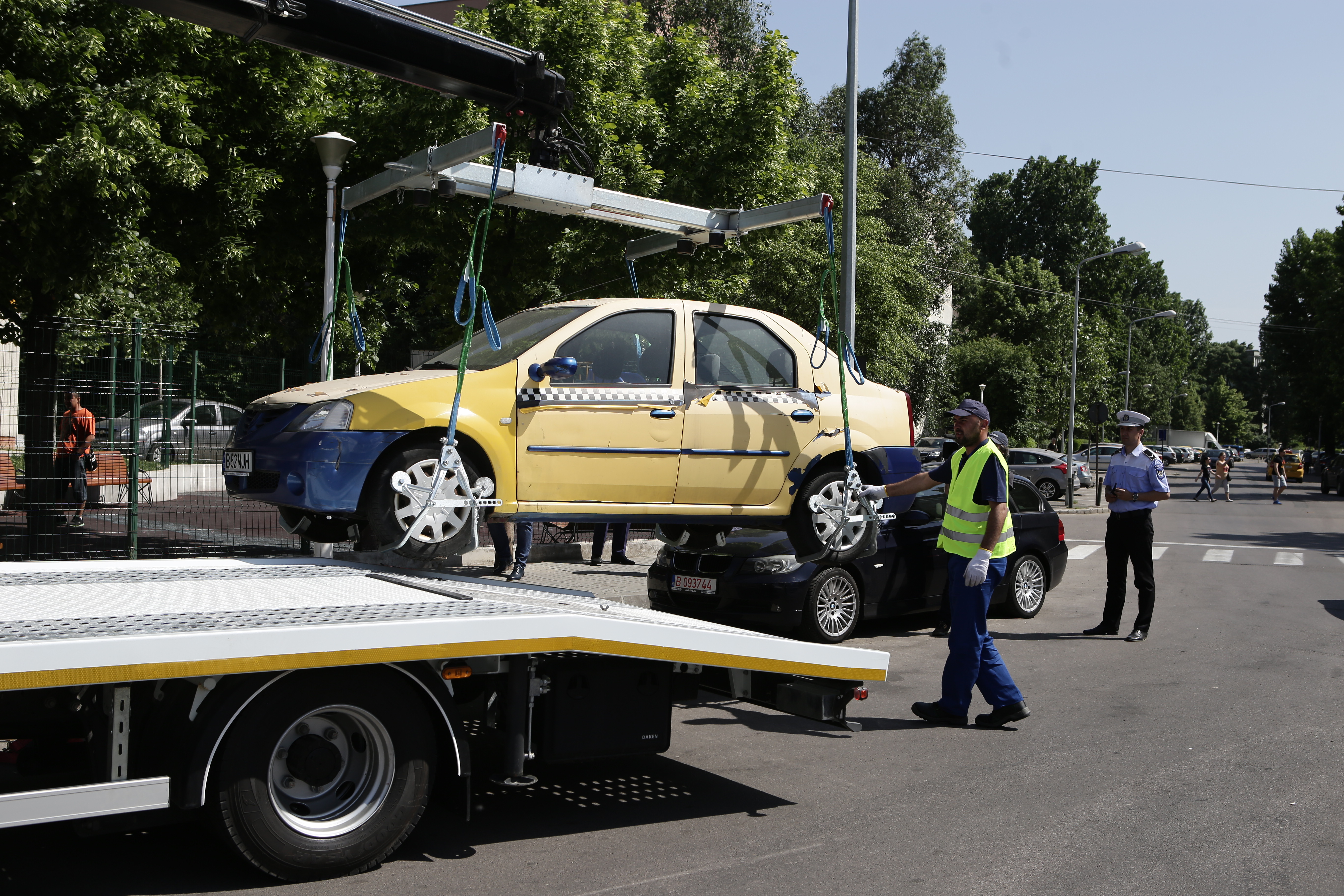 REPORTAJ / Cum se ridică mașinile în sectorul 3 din București