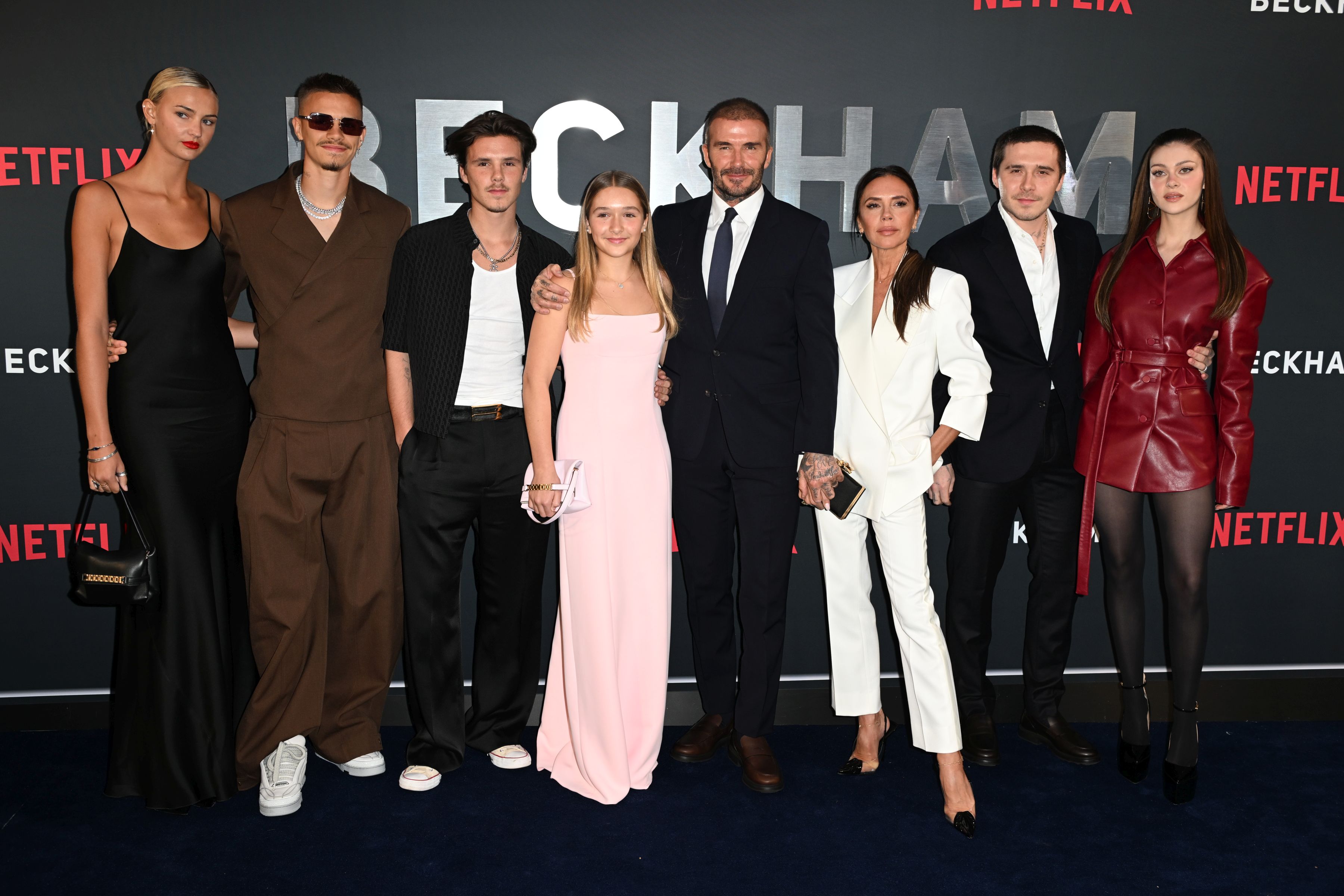 Victoria Beckham, ironizată pe social media după acuzațiile făcute de fiul său. Vedeta este afectată de situație