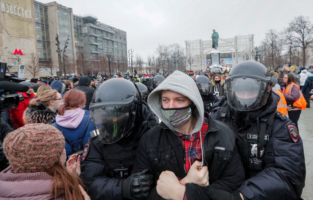 Protestele din Rusia | Peste 2.400 de oameni săltați, printre care și un copil. „Putin e un hoț!” și „Rusia fără Putin!”, au strigat manifestanții