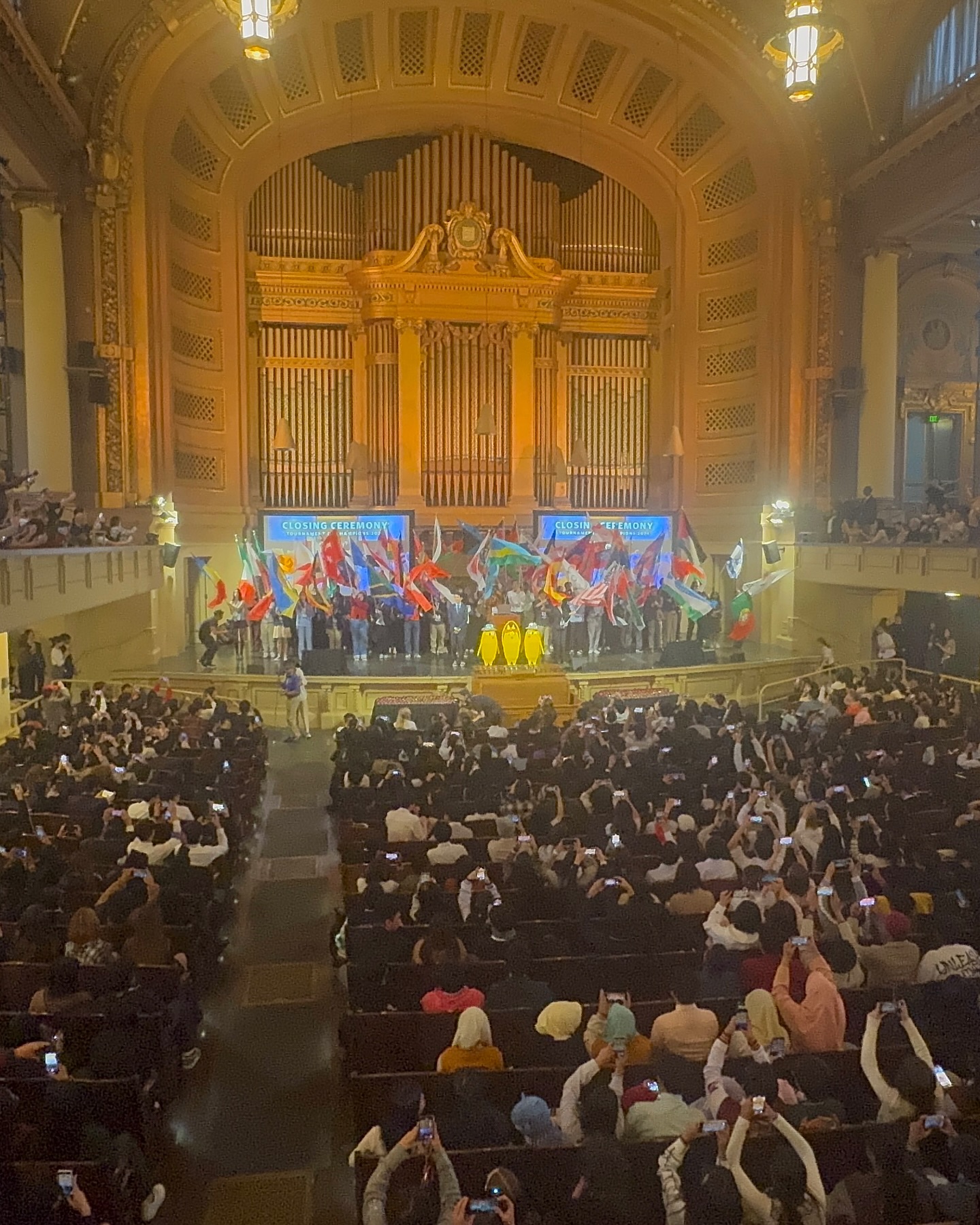 Violeta Bănică a reprezentat România într-un concurs de cultură generală din SUA. Andreea Marin e mândră de fiica ei: „S-a întors acasă cu 9 medalii”