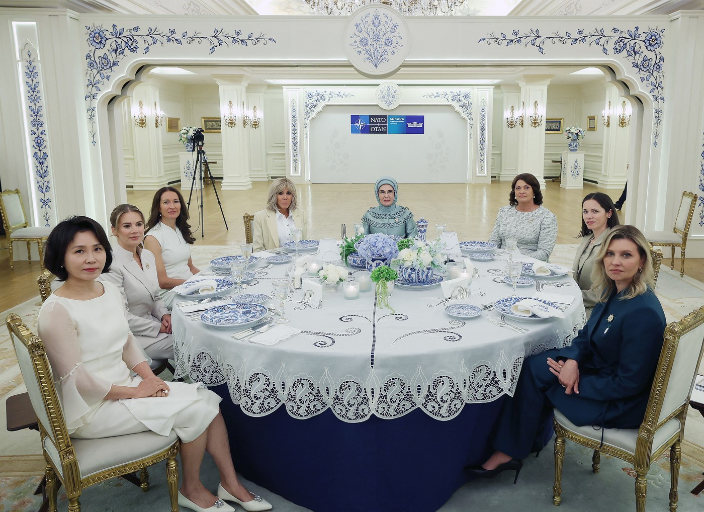 Cum s-a îmbrăcat Mirabela Grădinaru la evenimentele organizate de Emine Erdoğan, la Ankara. Imagini cu partenera lui Nicușor Dan