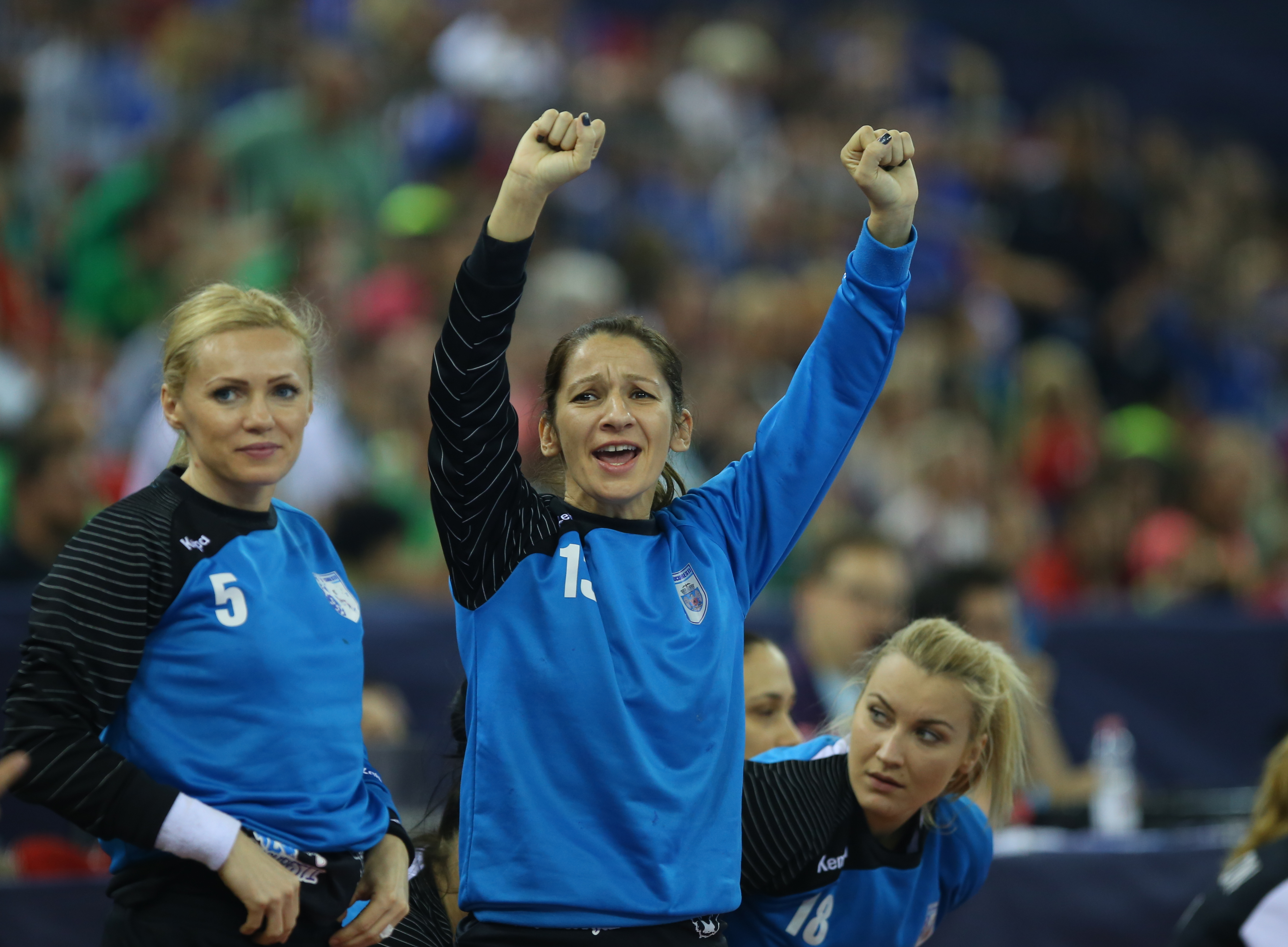 CSM Bucureşti este noua regină a Europei. Echipa noastră a câştigat, dramatic, la 7 metri, finala Ligii Campionilor la handbal feminin cu Gyor/ FOTO