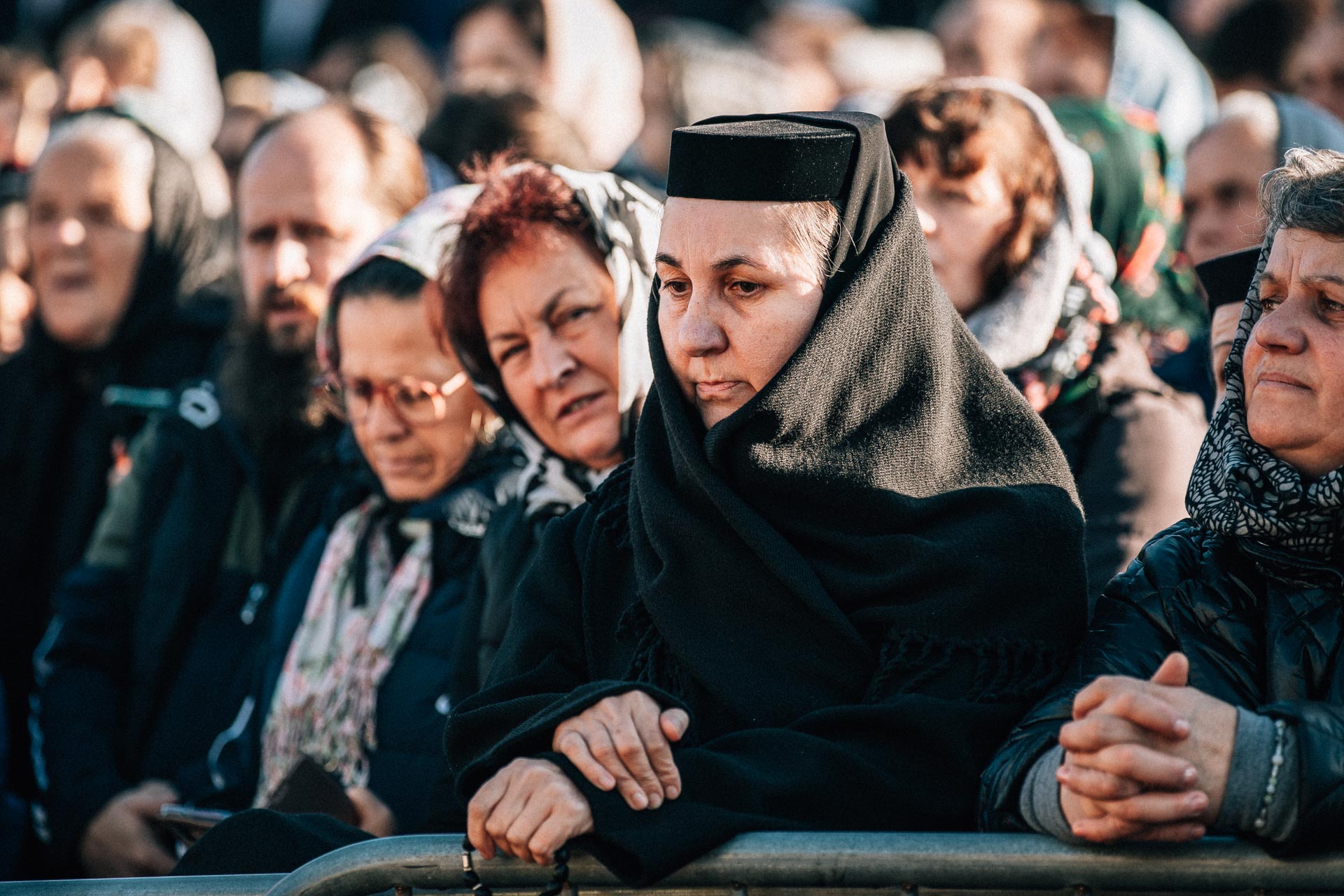 Olimpic internațional, evacuat din casă acum doi ani, premiat de Mitropolitul Moldovei. Cine sunt oamenii care au primit distincții de Sfânta Parascheva