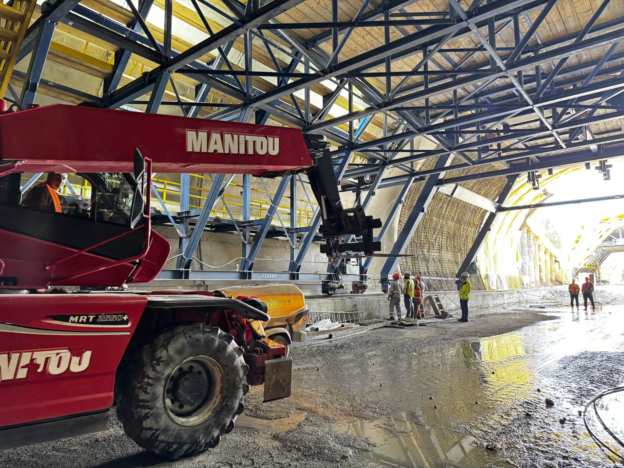 Șantierul autostrăzii A1 Lugoj - Deva: Câți metri mai sunt de excavat din „tunelurile pentru urși”