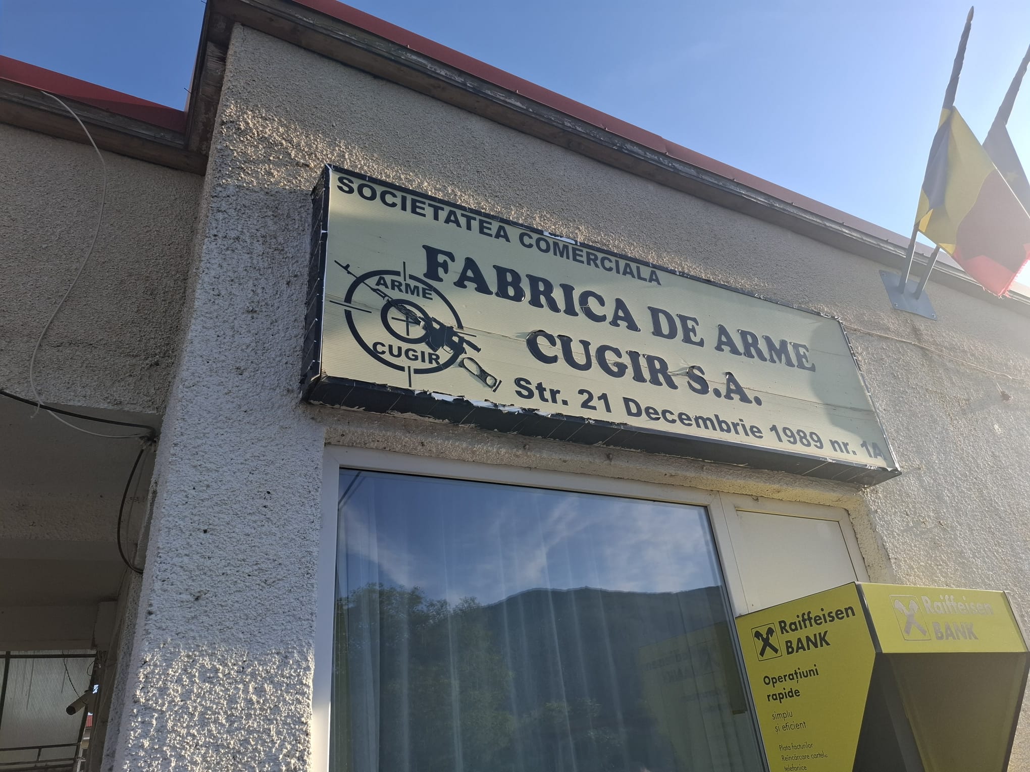 Proteste din cauza legii salarizării: sindicaliștii SANITAS, angajații de la Fabrica de Arme Cugir, ANAF și magistrații se revoltă