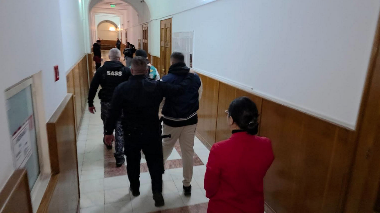 A început procesul asasinatului cu bombă de la Arad. Nepoata omului de afaceri Ioan Crișan îi cere mamei o avere drept despăgubiri morale