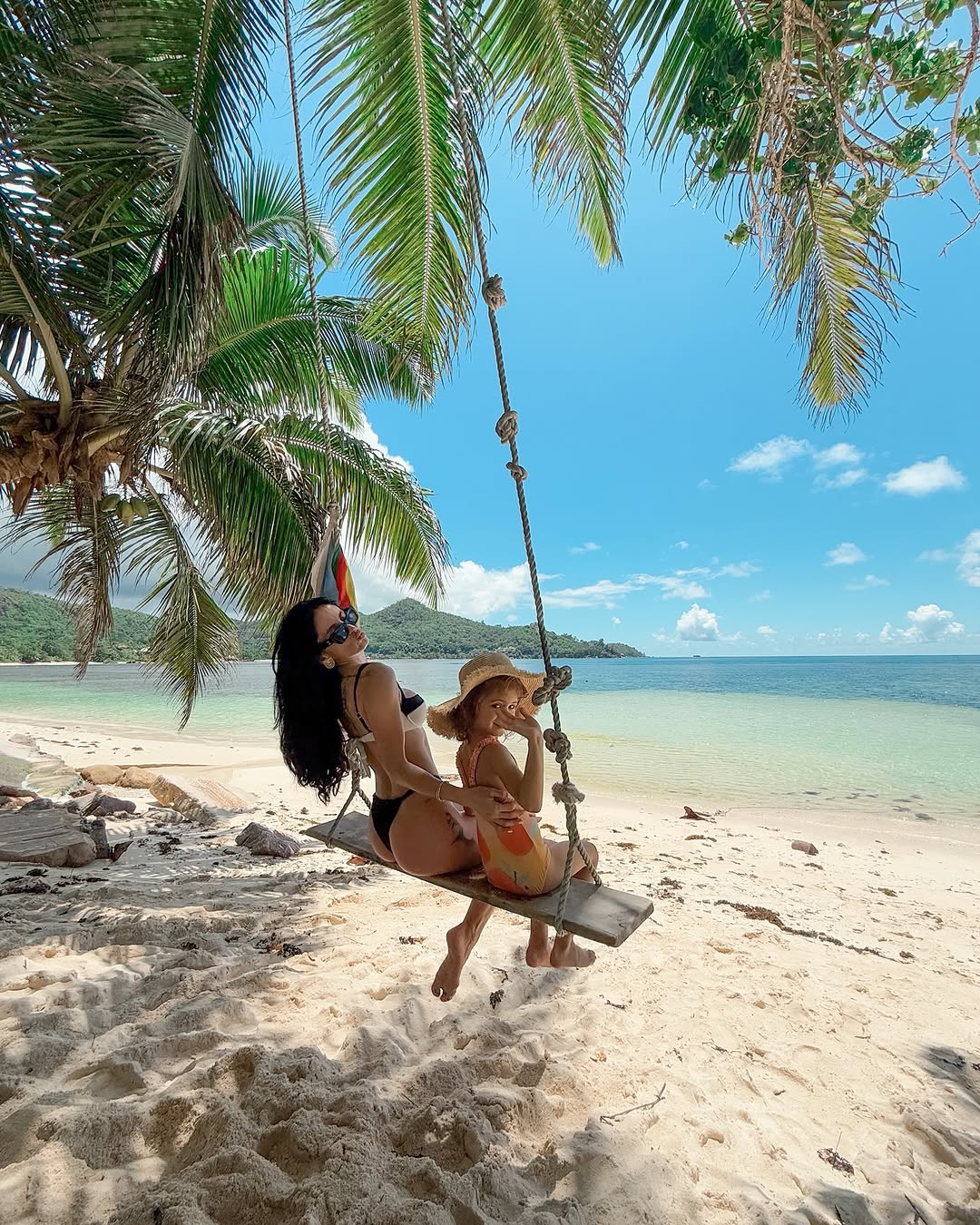 Ioana Grama, imagini de vis din vacanța din Seychelles: Au transformat tavanul camerei în piscină. Suma uriașă plătită pentru trei zile de cazare