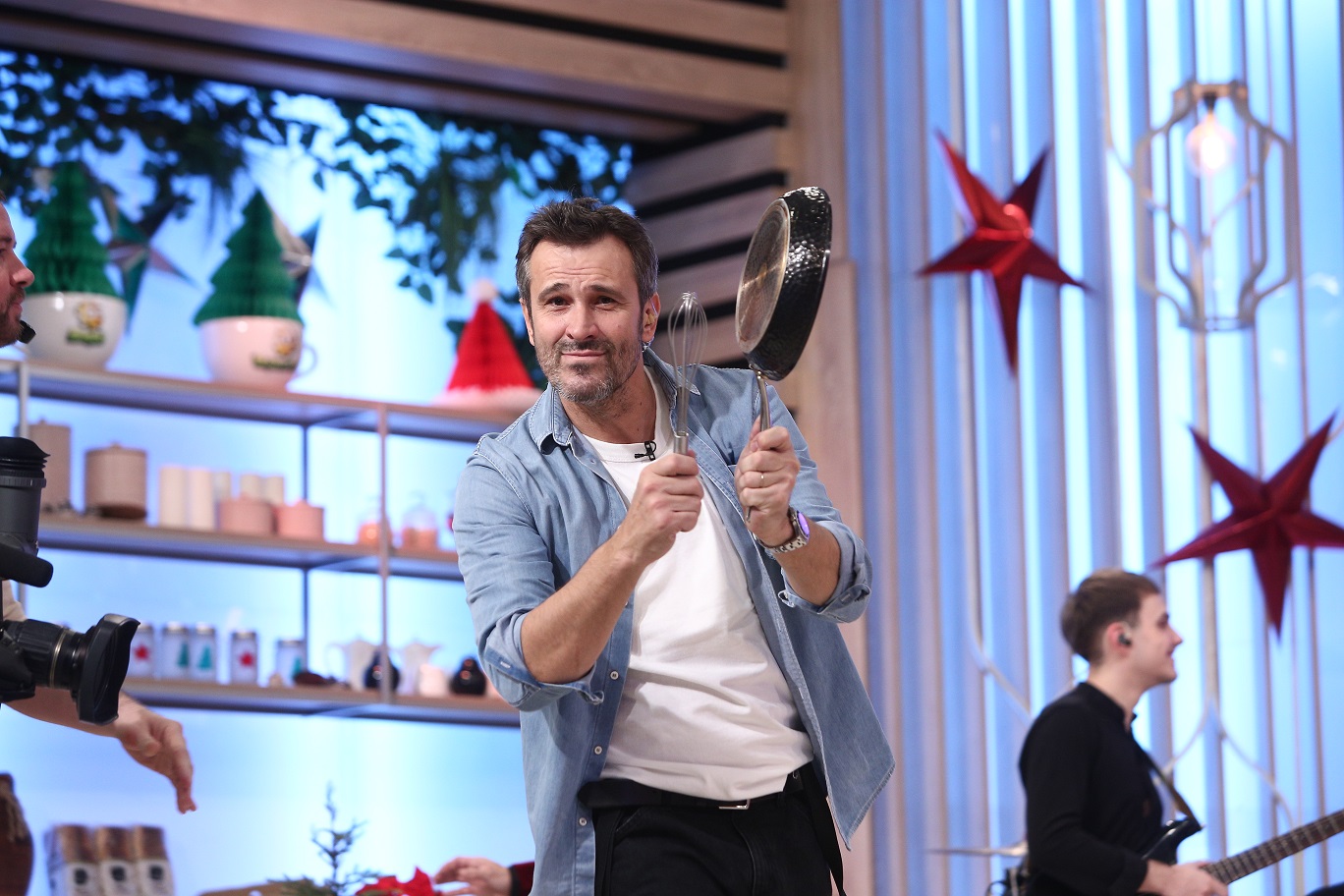 Răzvan Simion și Dani Oțil vor fi gazdele Revelionului de zi de la Antena 1. Va fi difuzată o ediție specială
